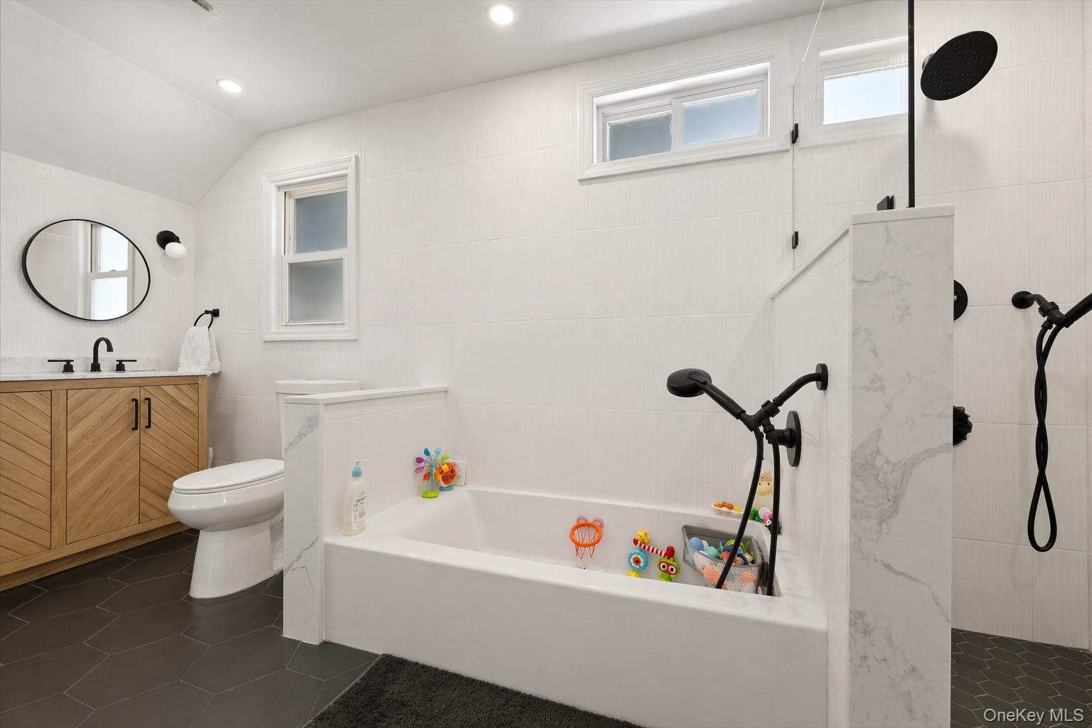 450 Linden Street Property Photo 17