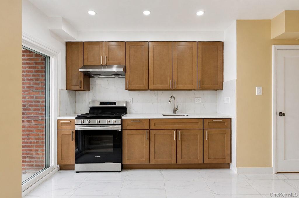 6916 Fresh Meadow Lane Property Photo 12