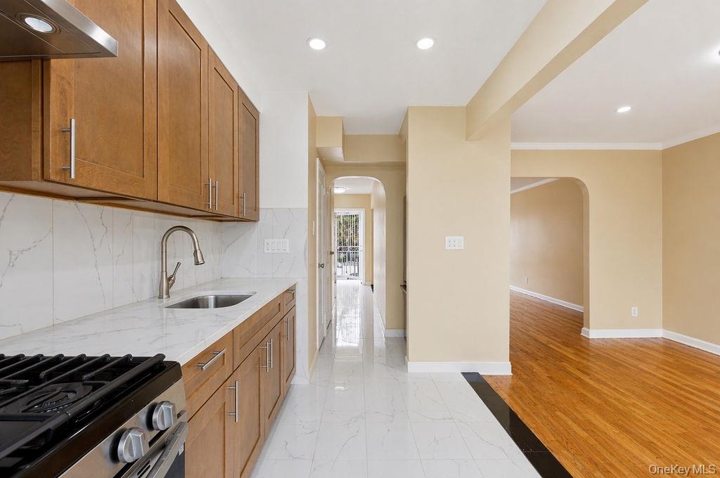 6916 Fresh Meadow Lane Property Photo 14