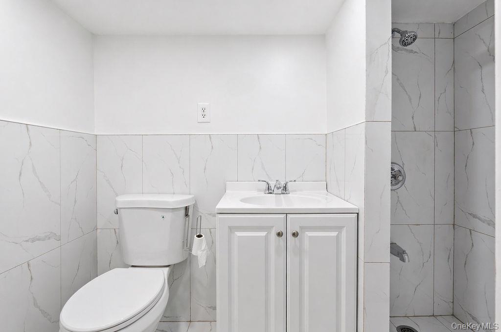 6916 Fresh Meadow Lane Property Photo 24