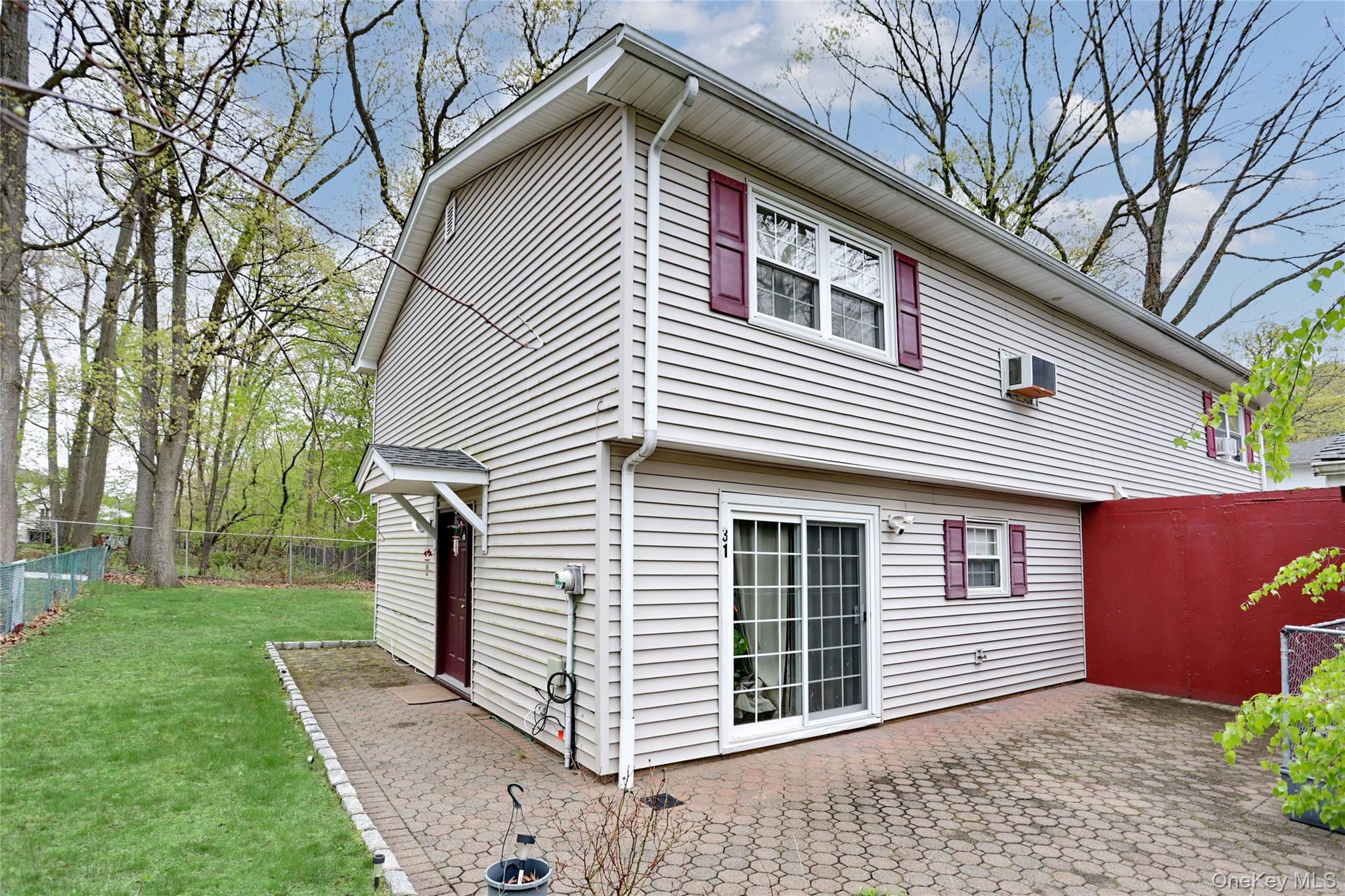 31 Lillian Street Property Photo 3