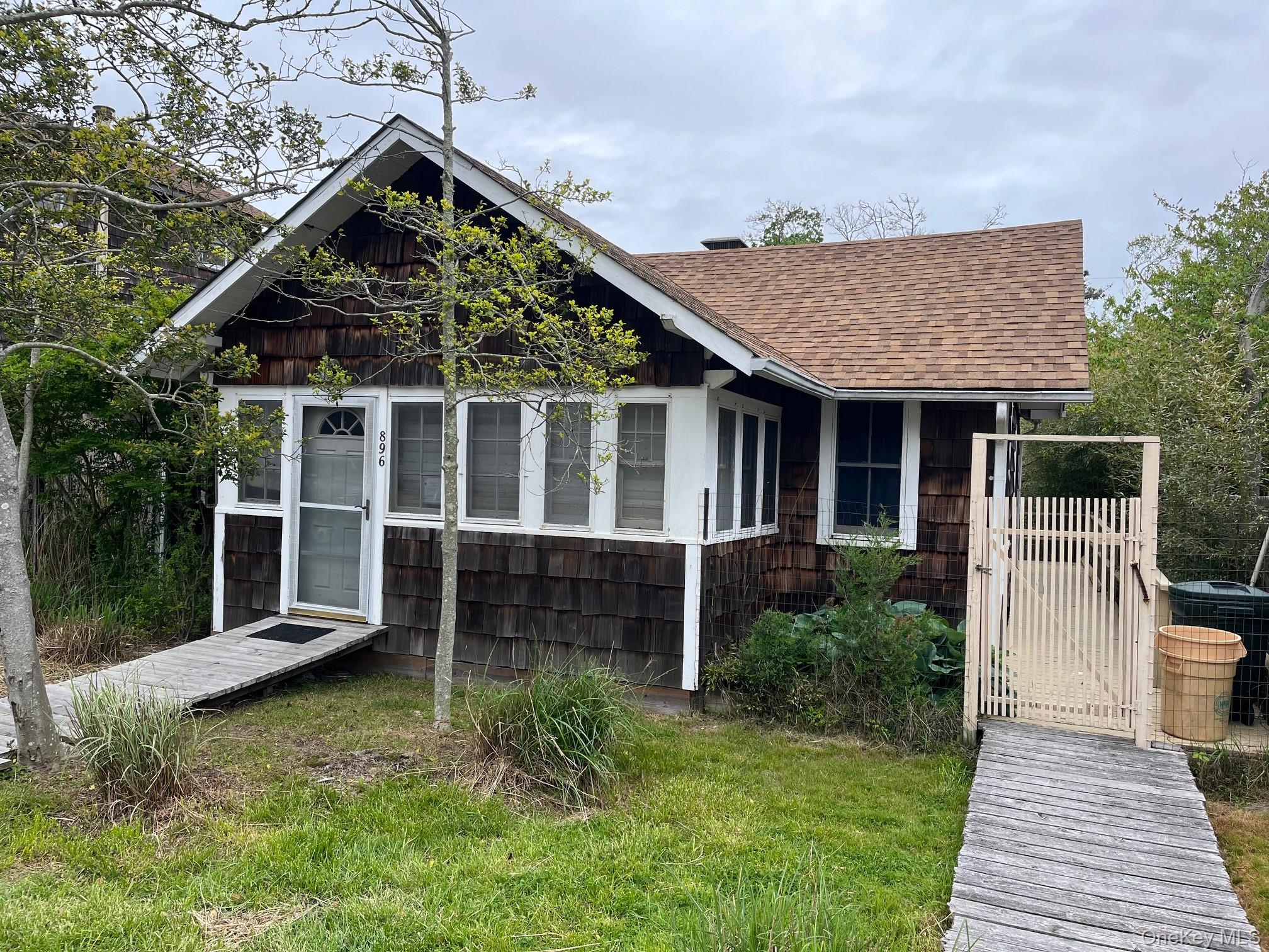 896 Evergreen Property Photo 1