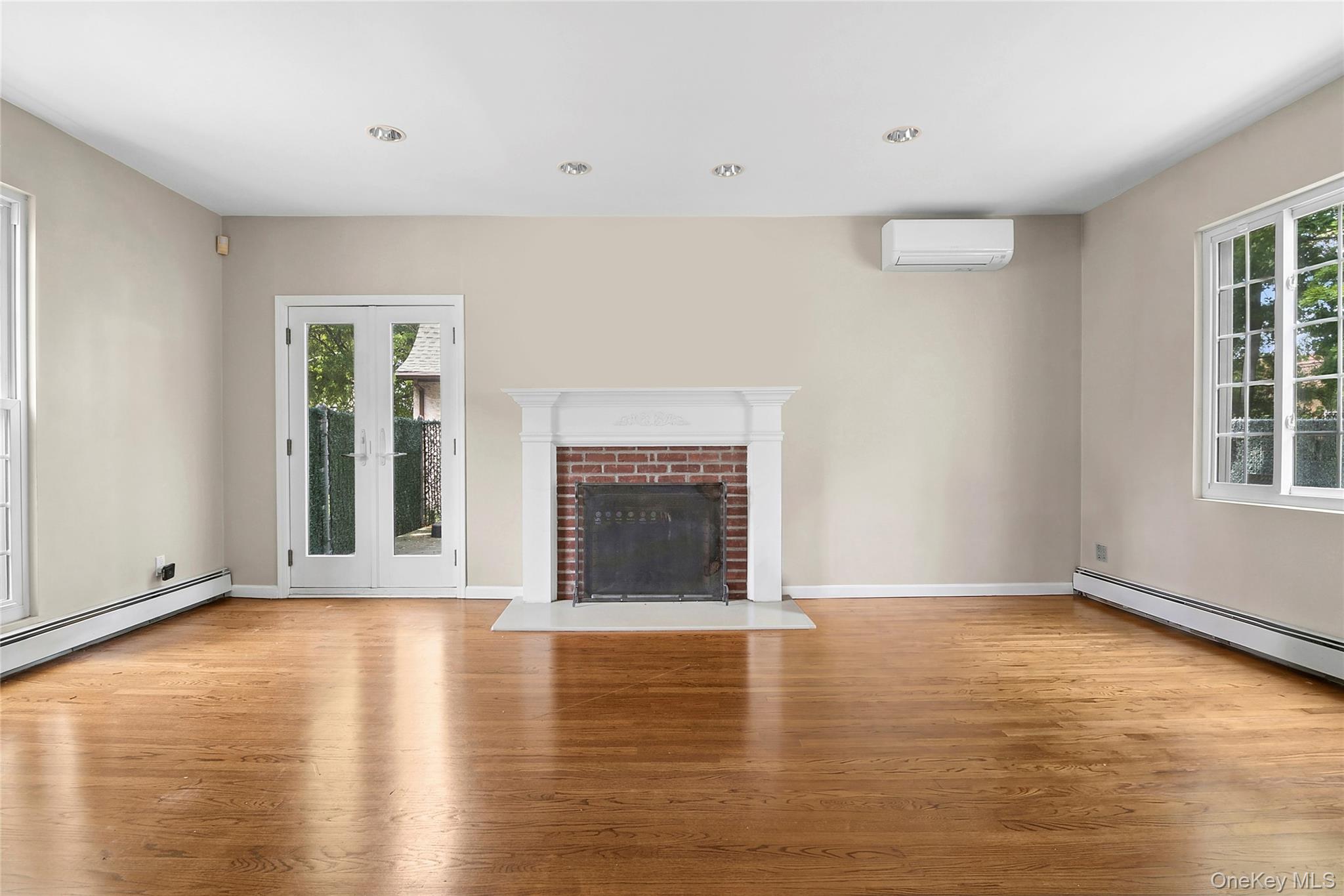 7715 Kew Forest Lane Property Photo 4