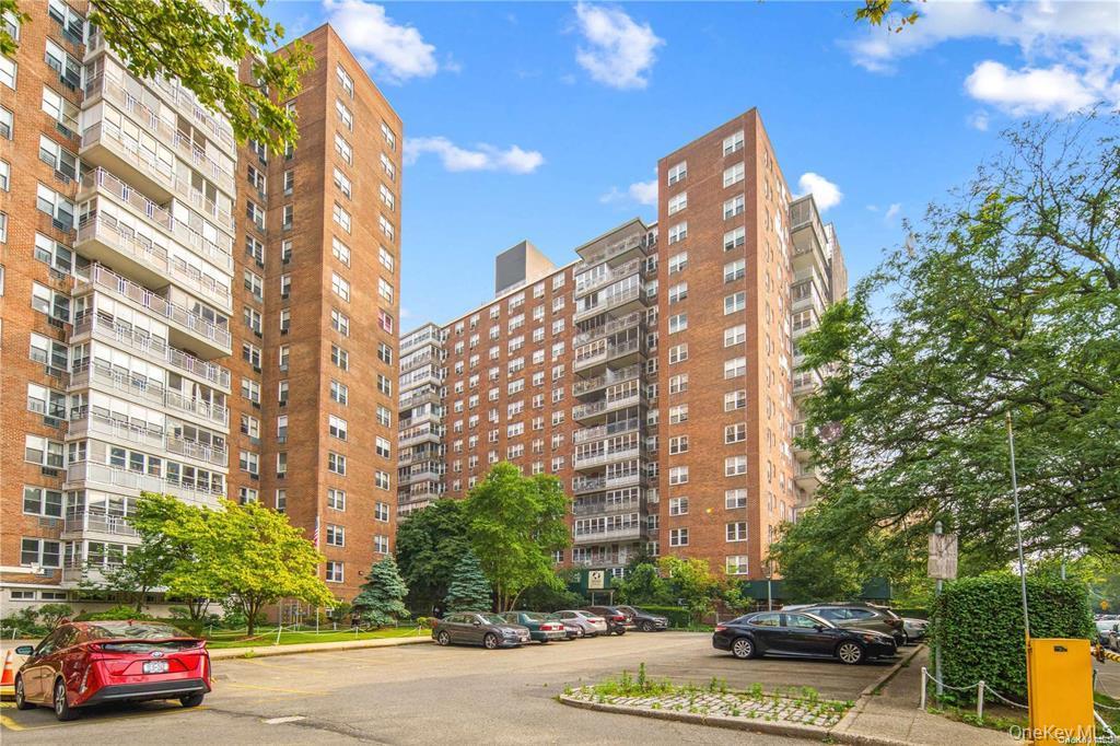 138-10 Franklin Avenue 5E Property Photo 1