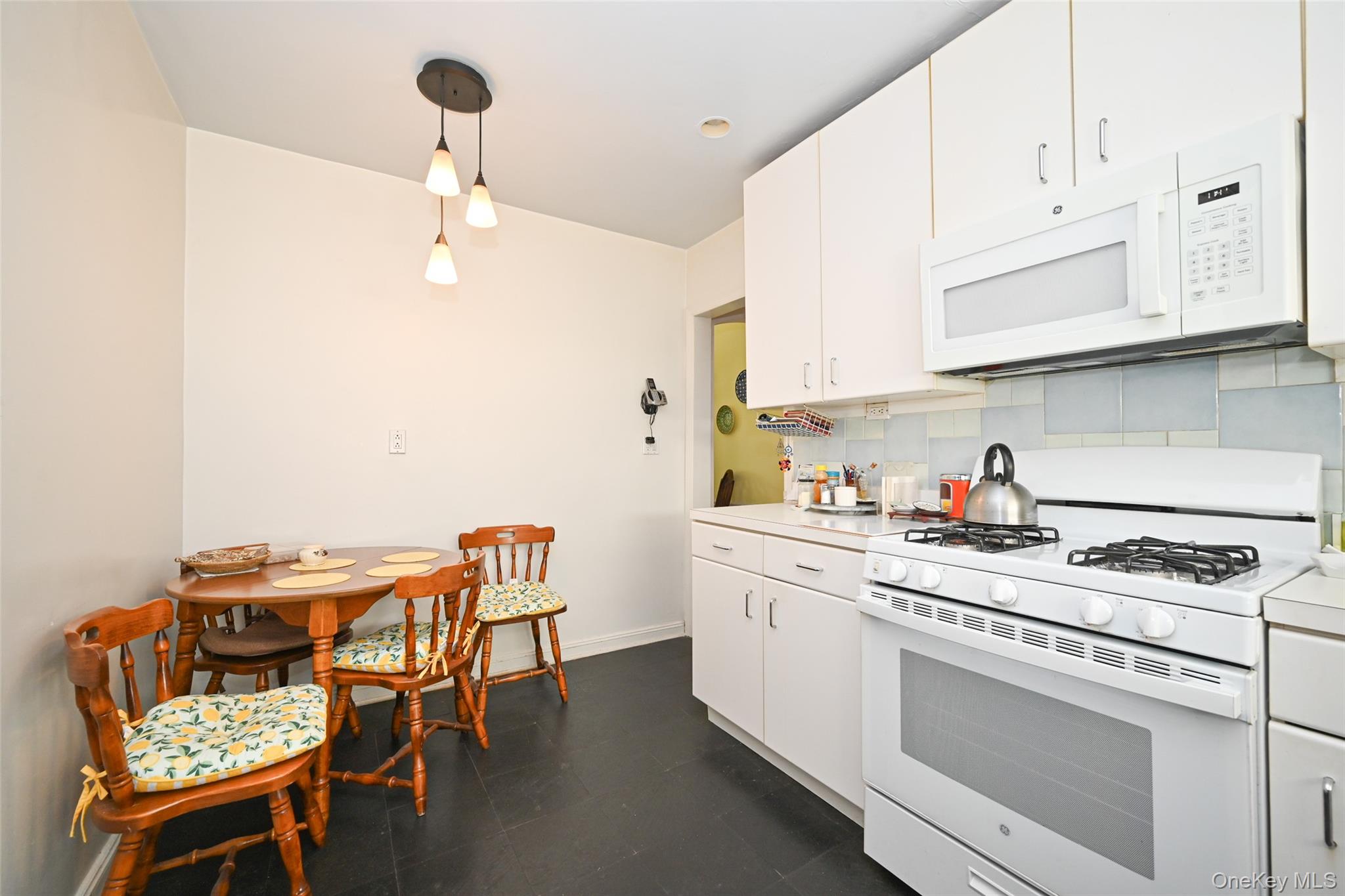 75-64 180th Street Property Photo 4