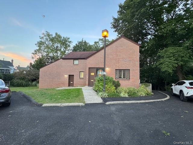 153 N Broadway Property Photo 1