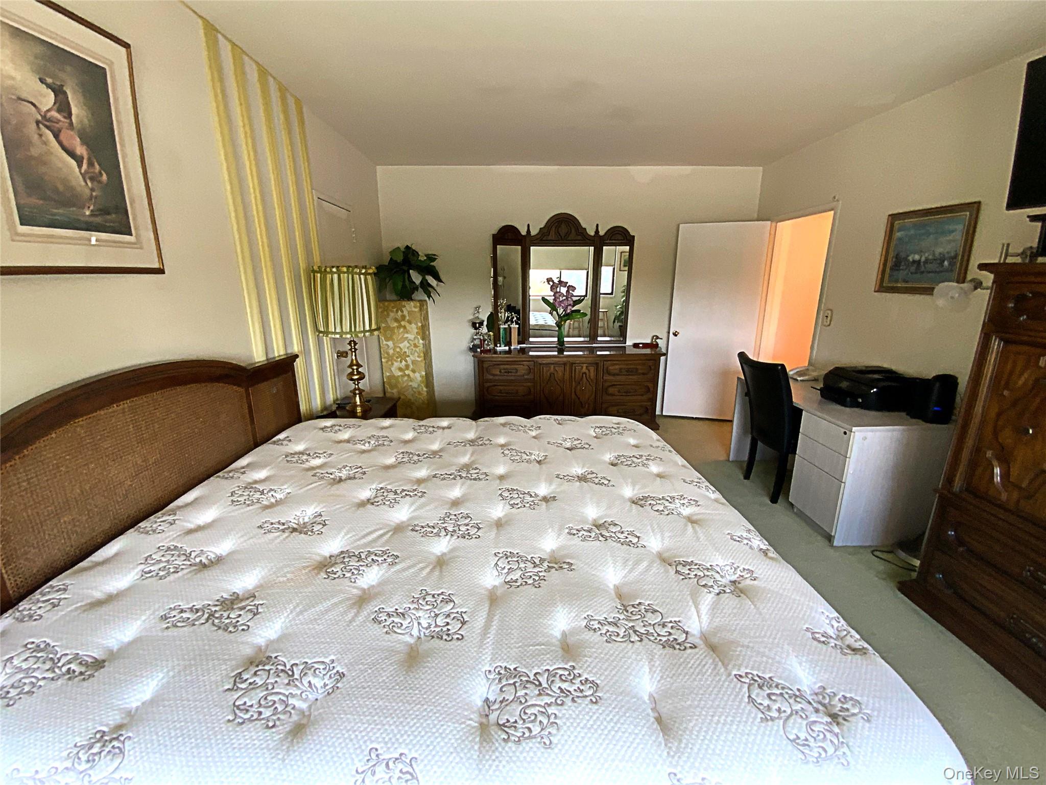 27010 Grand Central Parkway 2c Property Photo 11
