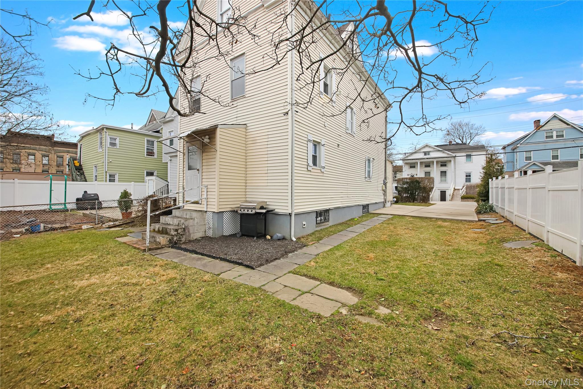 171 Washington Street Property Photo 2