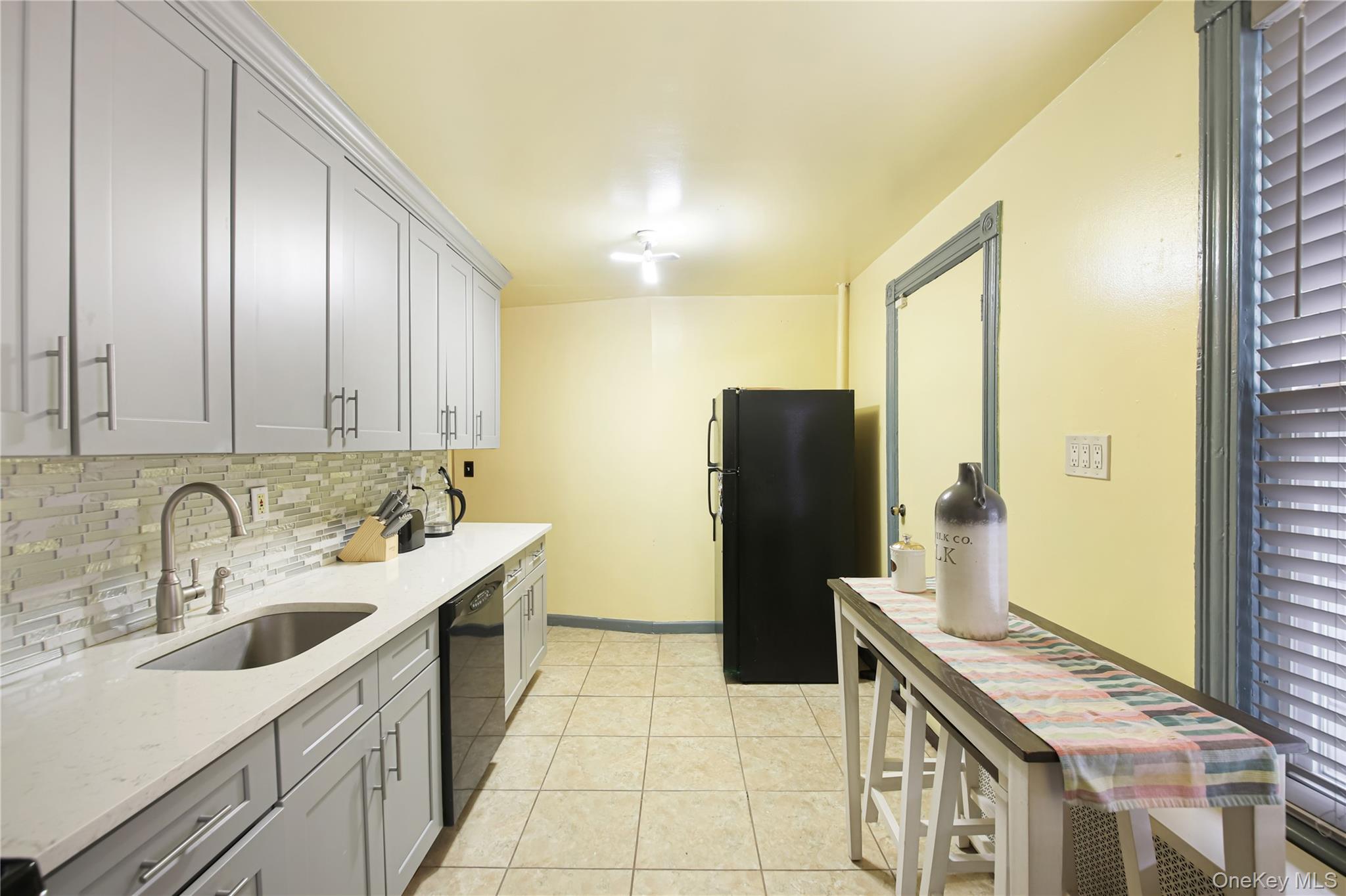 171 Washington Street Property Photo 6