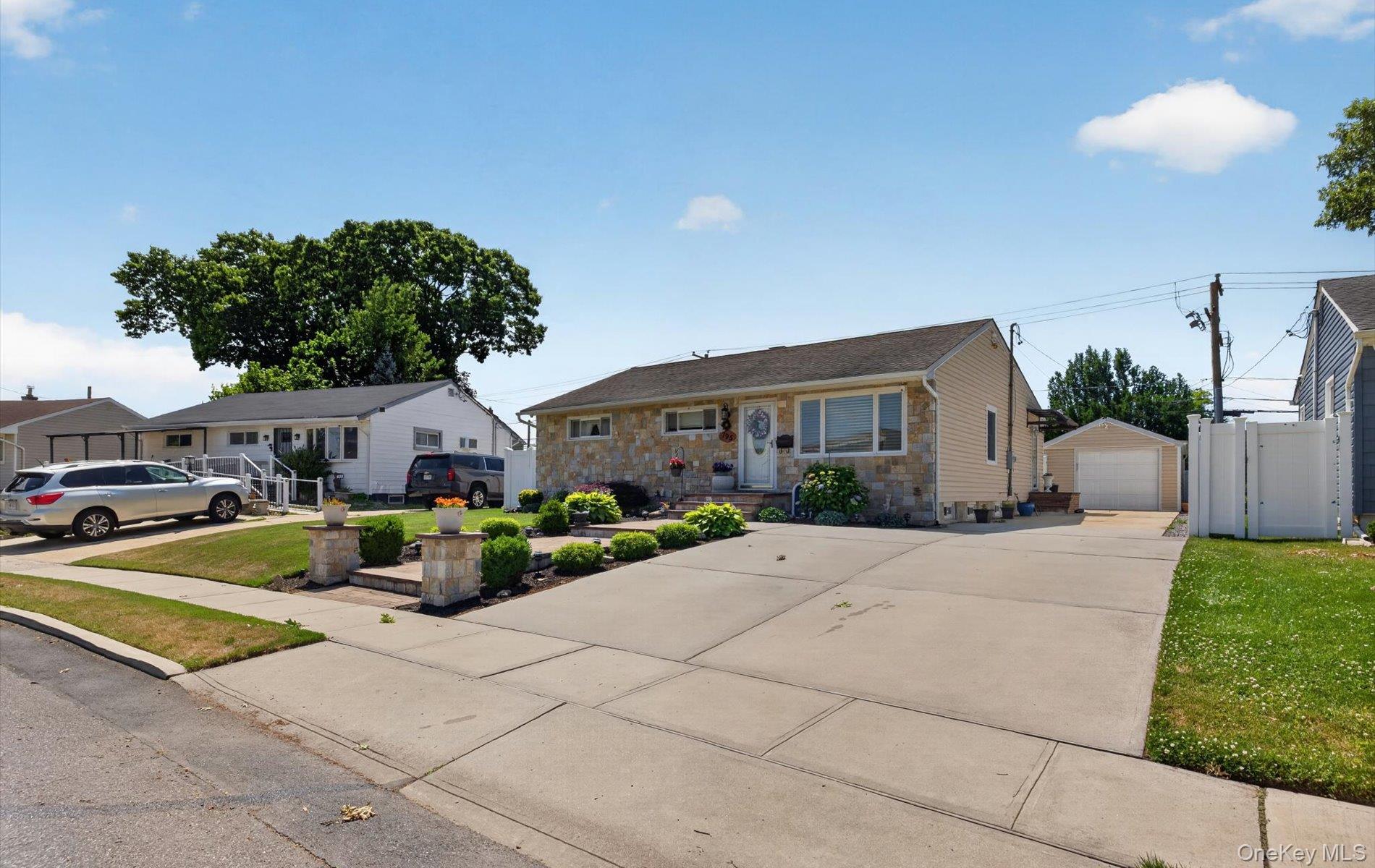 795 Herman Avenue Property Photo 1