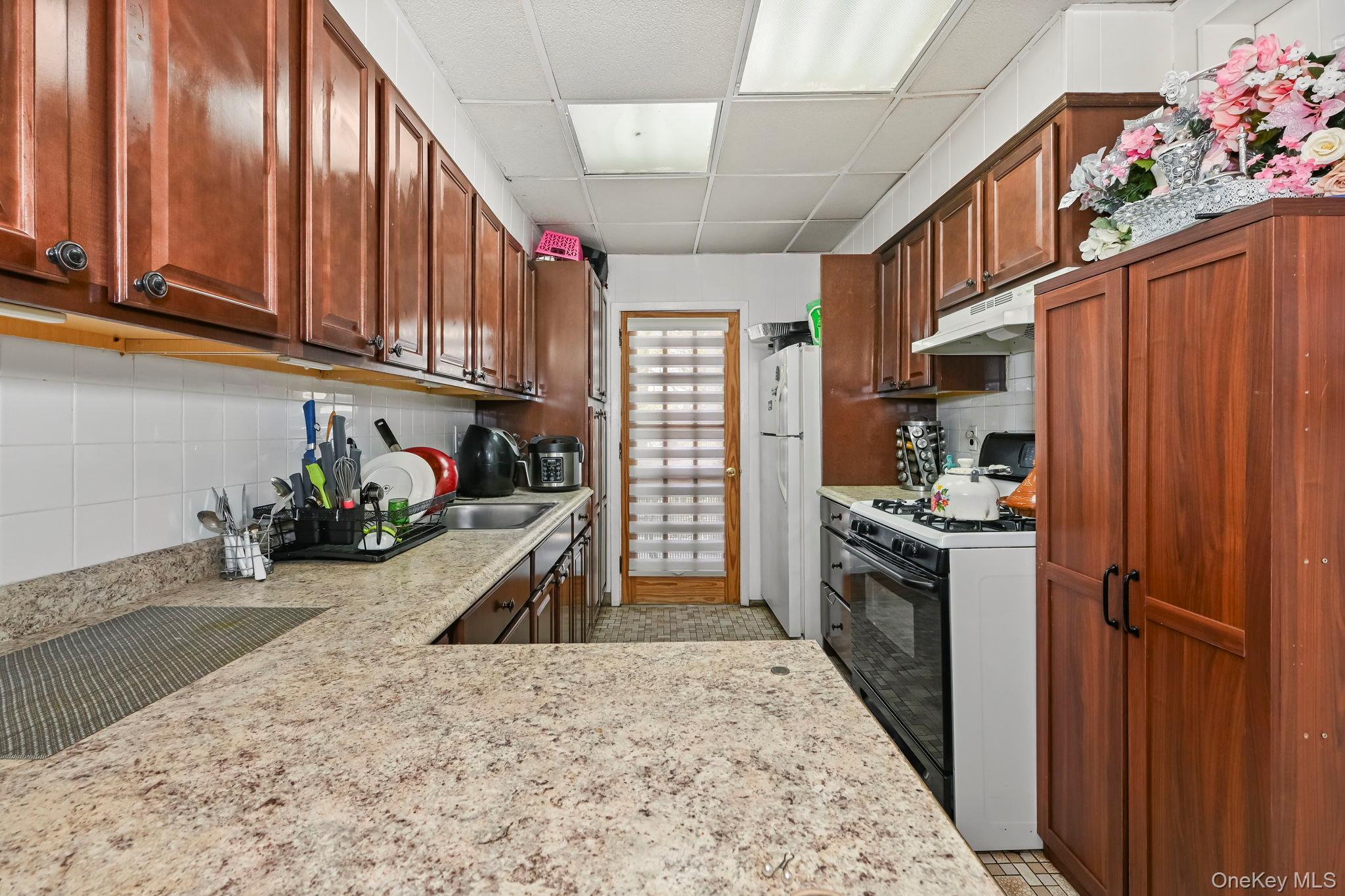 963 Mclean Avenue Property Photo 9