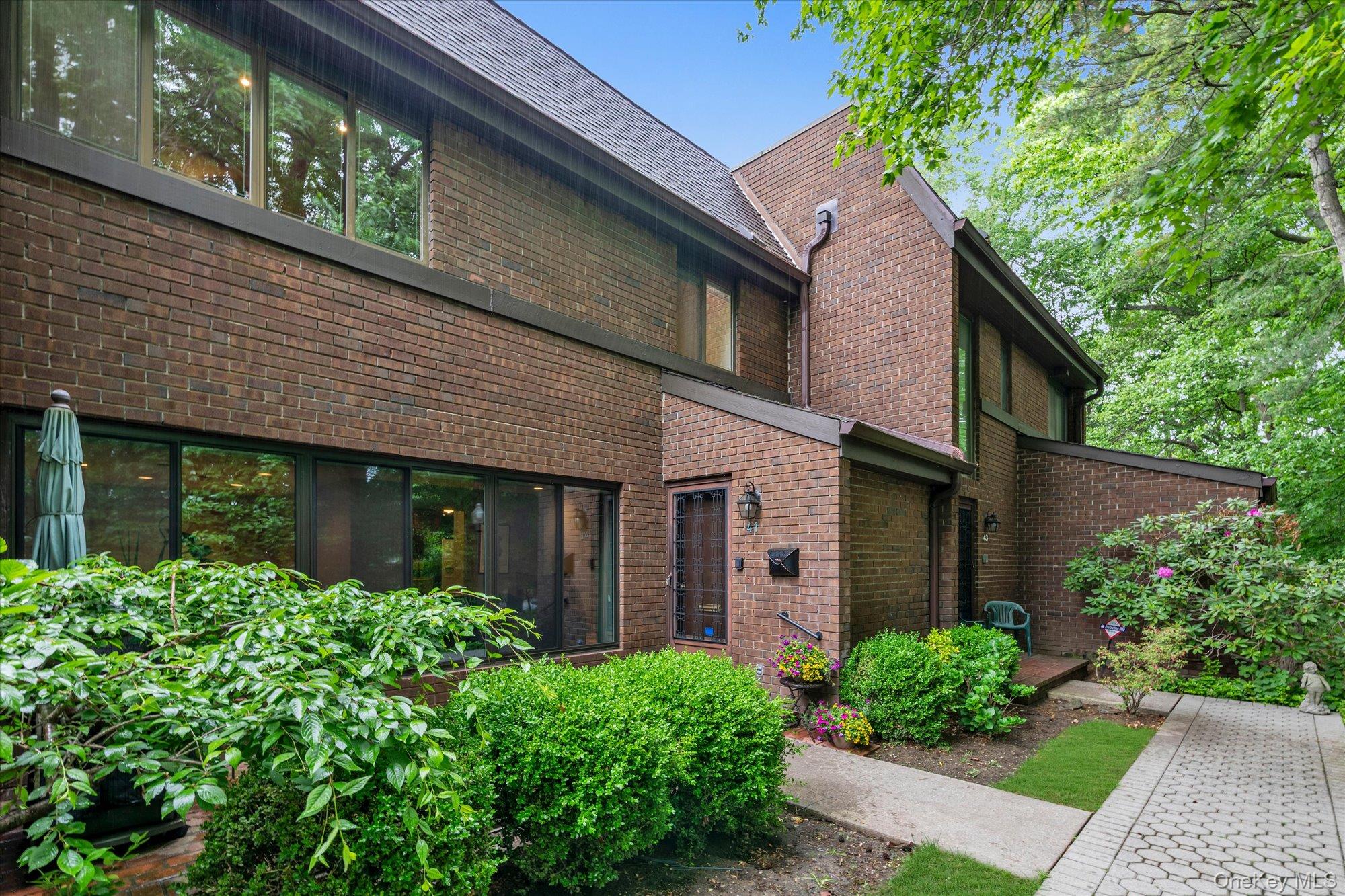 41 Spring Hollow Property Photo 1