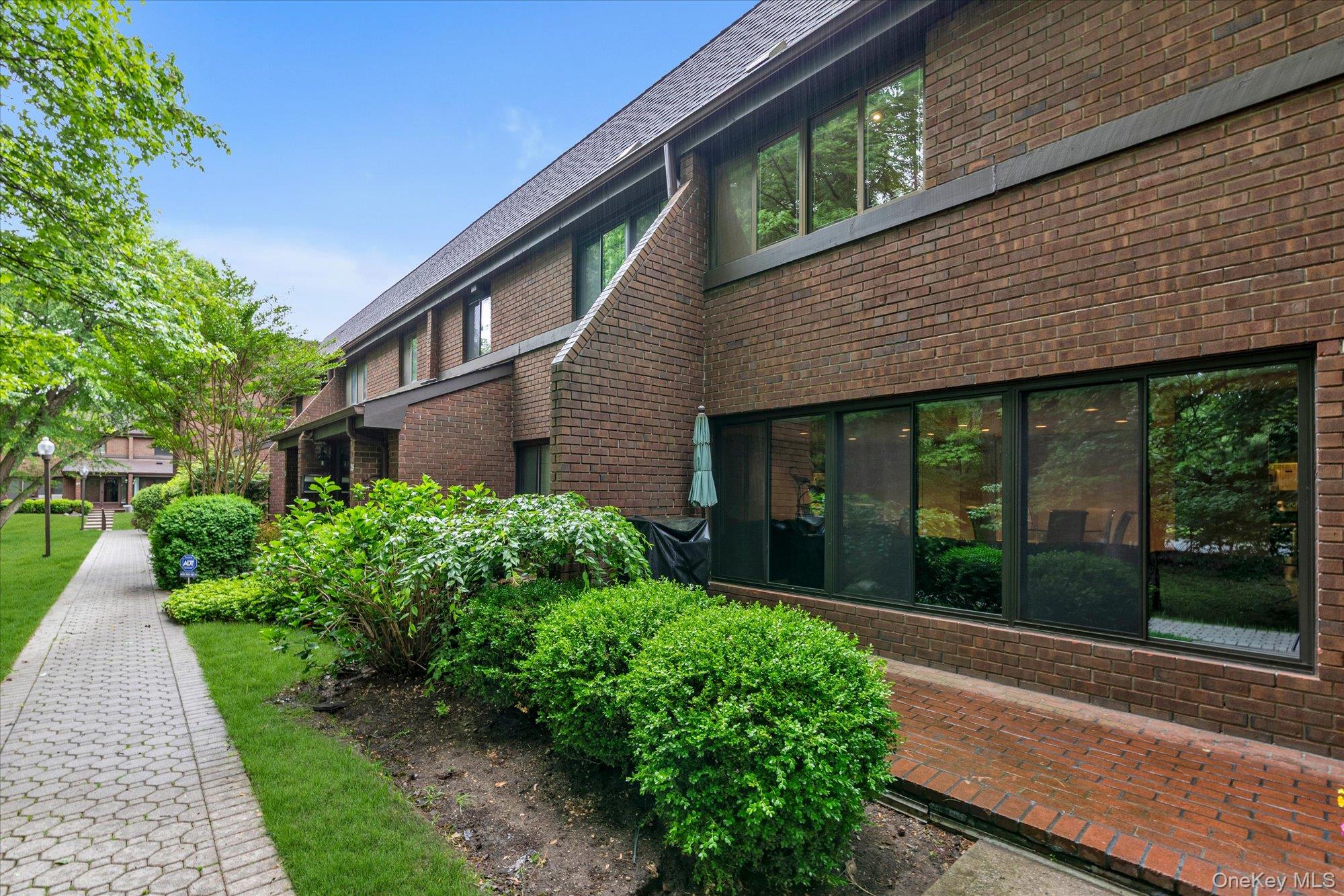 41 Spring Hollow Property Photo 2