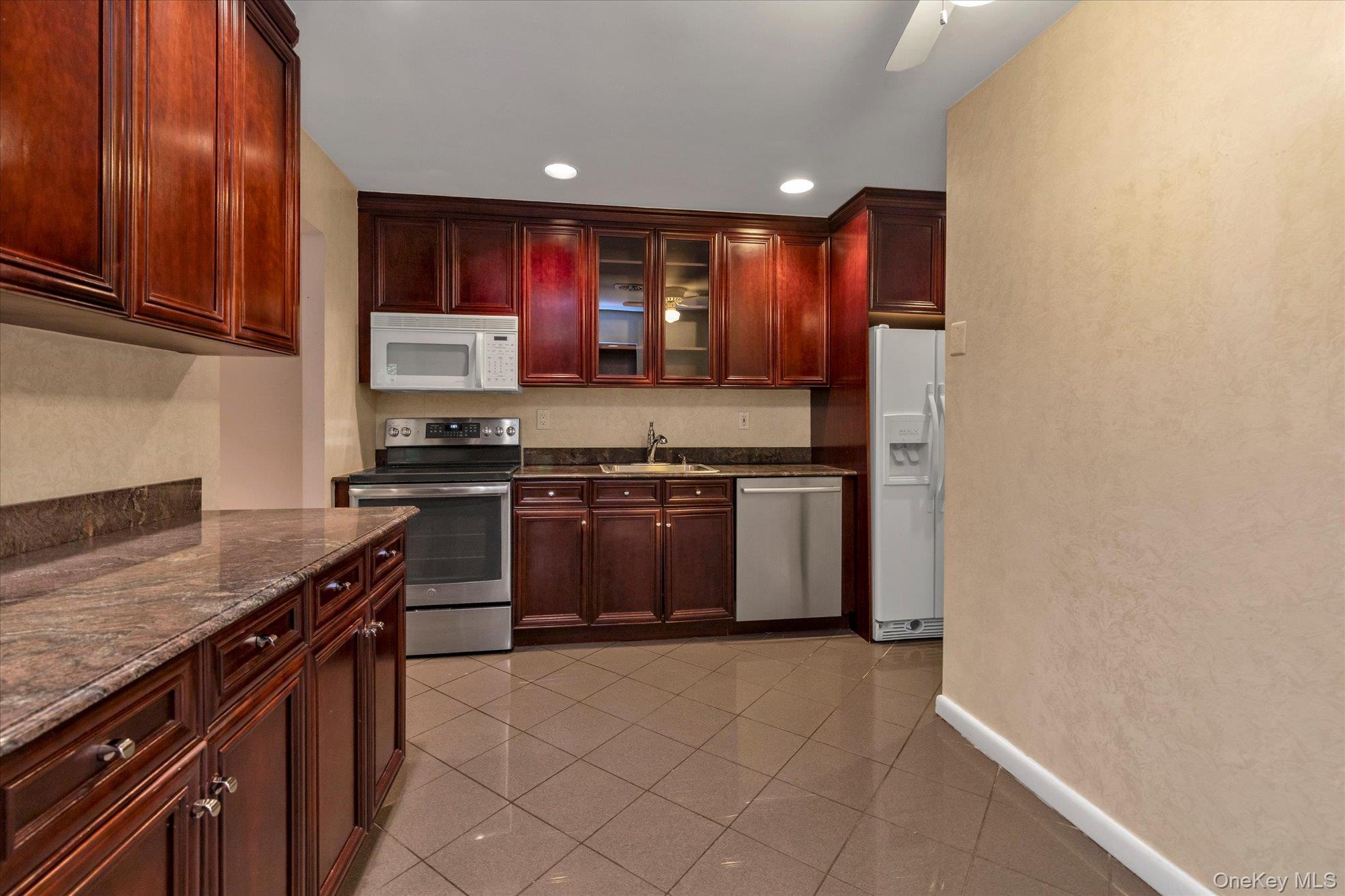 41 Spring Hollow Property Photo 8