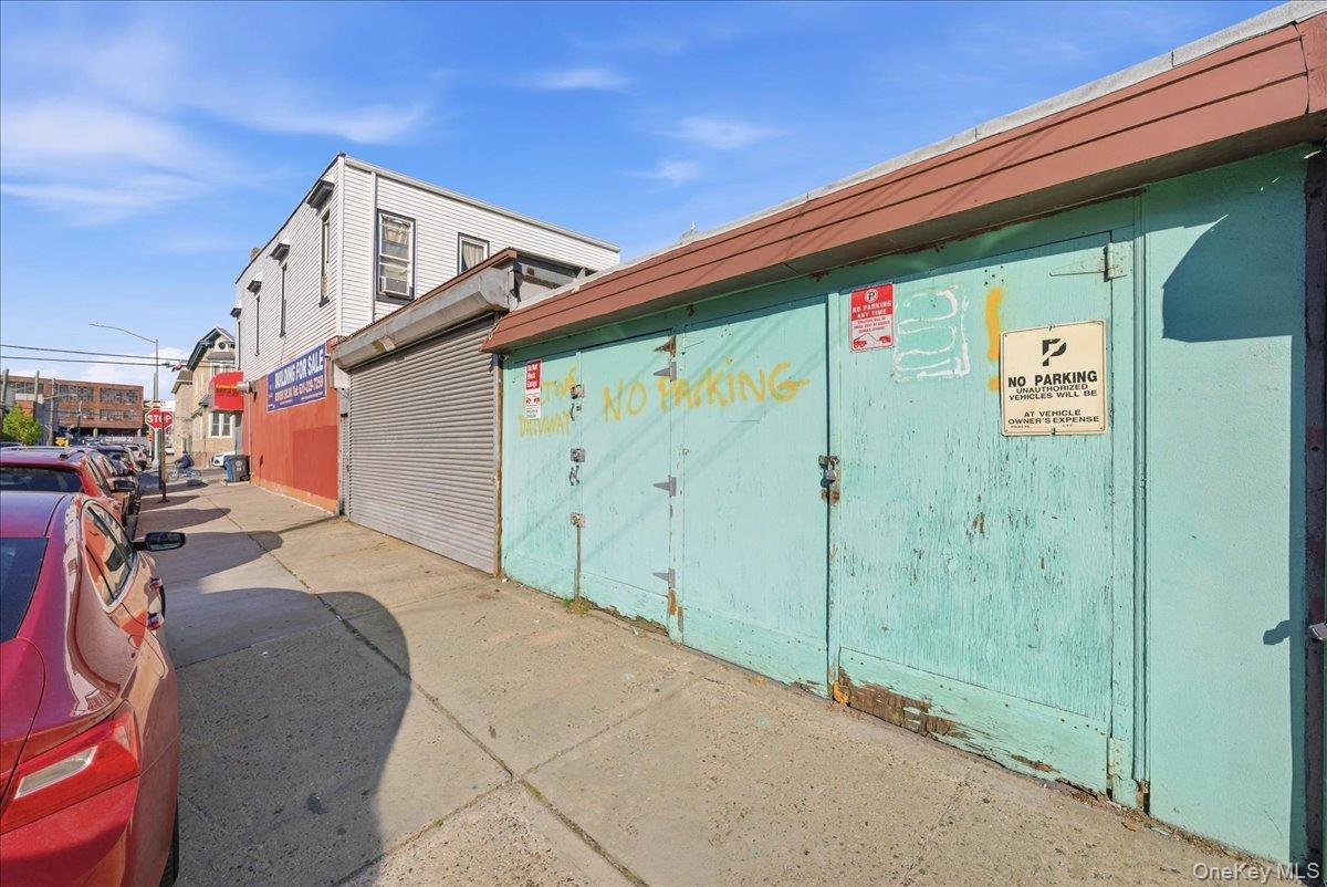 6042 55th Street Property Photo 7