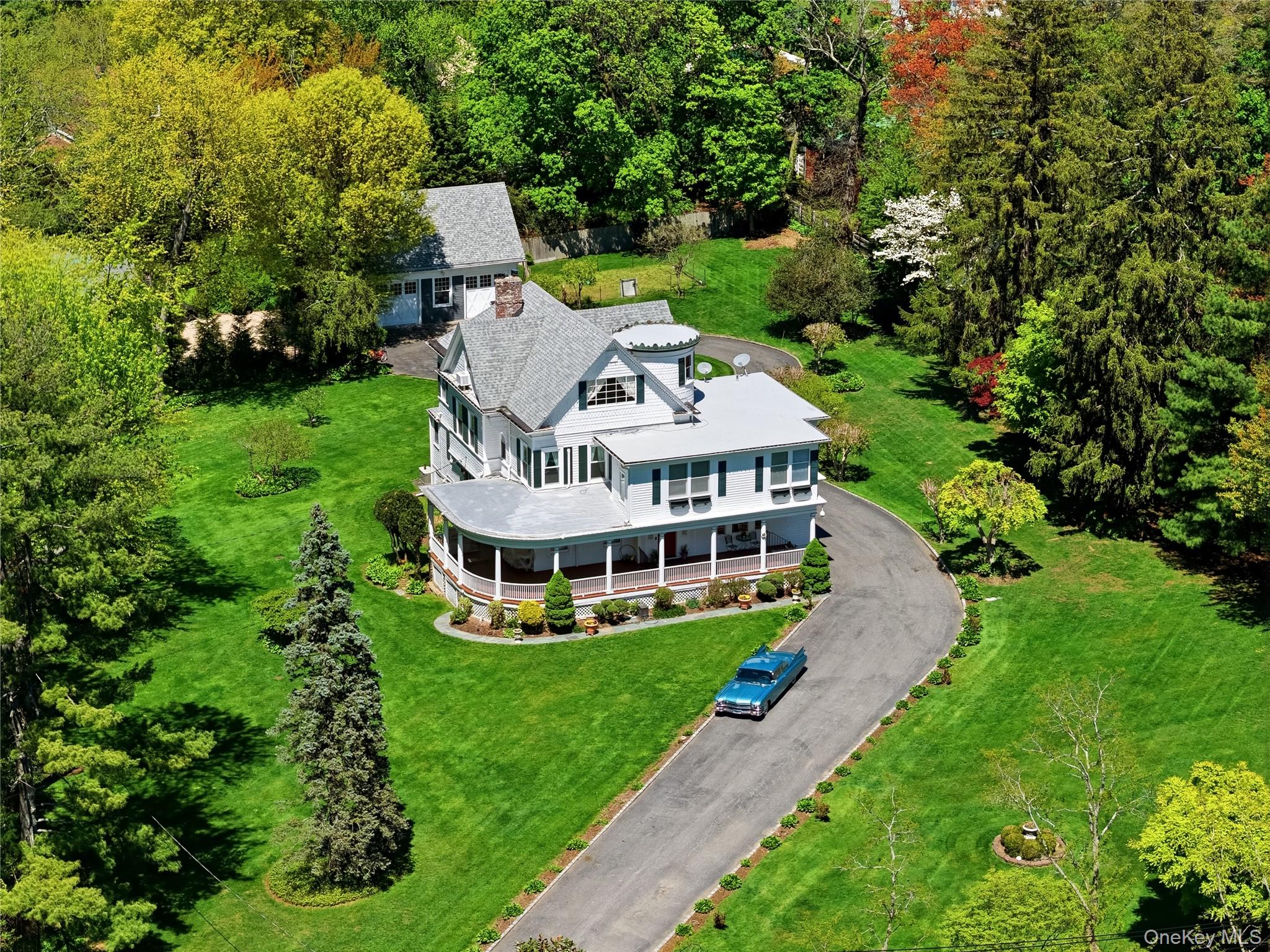 89 Duck Pond Road Property Photo 1