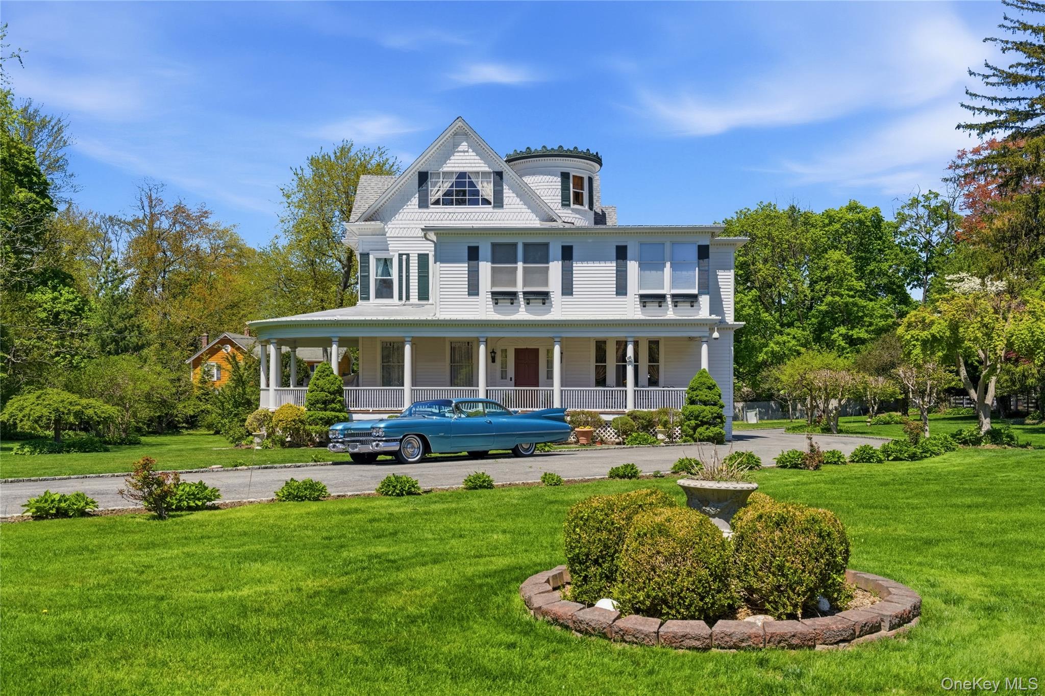 89 Duck Pond Road Property Photo 2