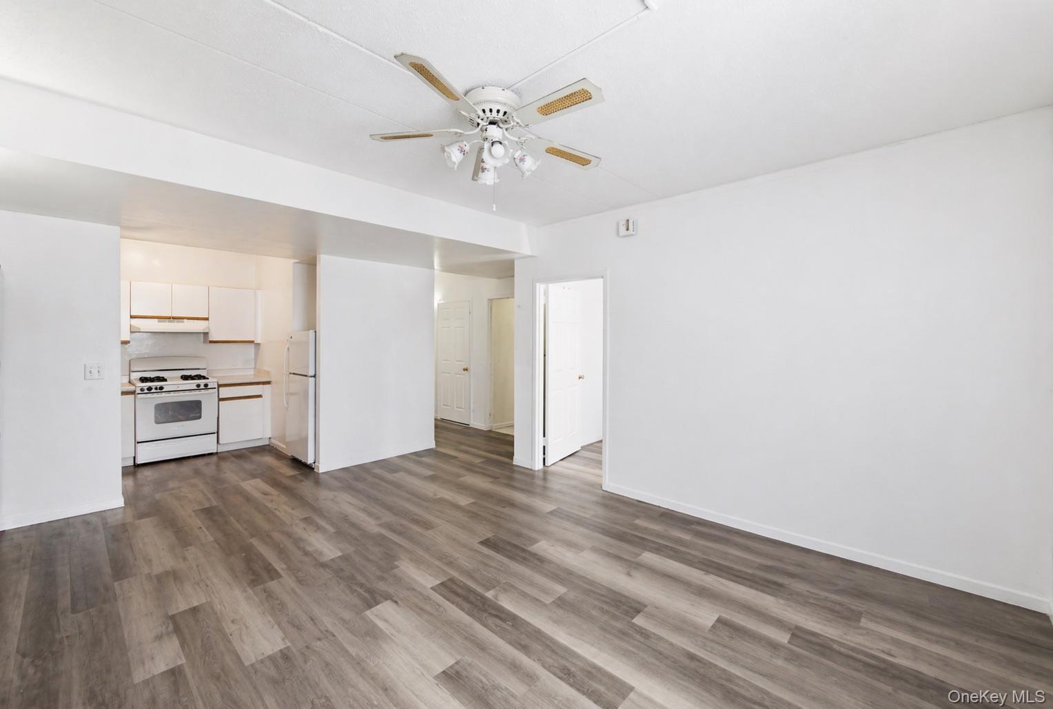804 Brook Avenue 11a Property Photo 2