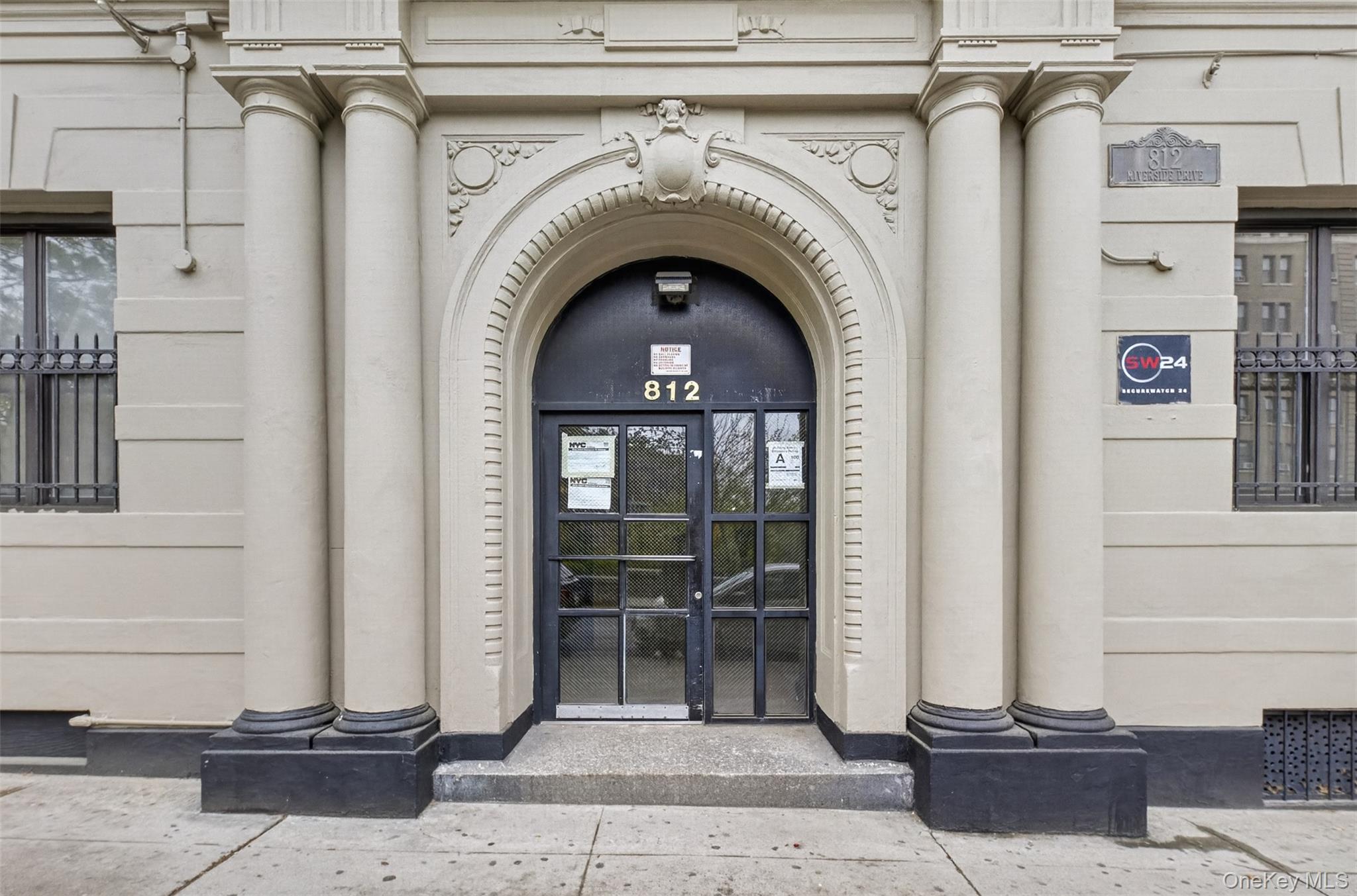 812 Riverside Drive 42 Property Photo 2