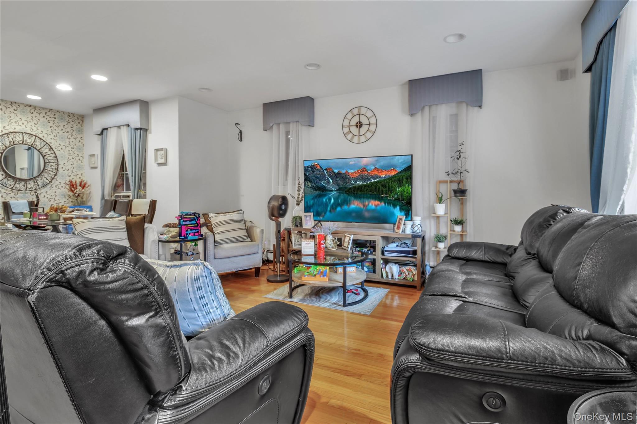 5222 Van Loon Street Property Photo 9