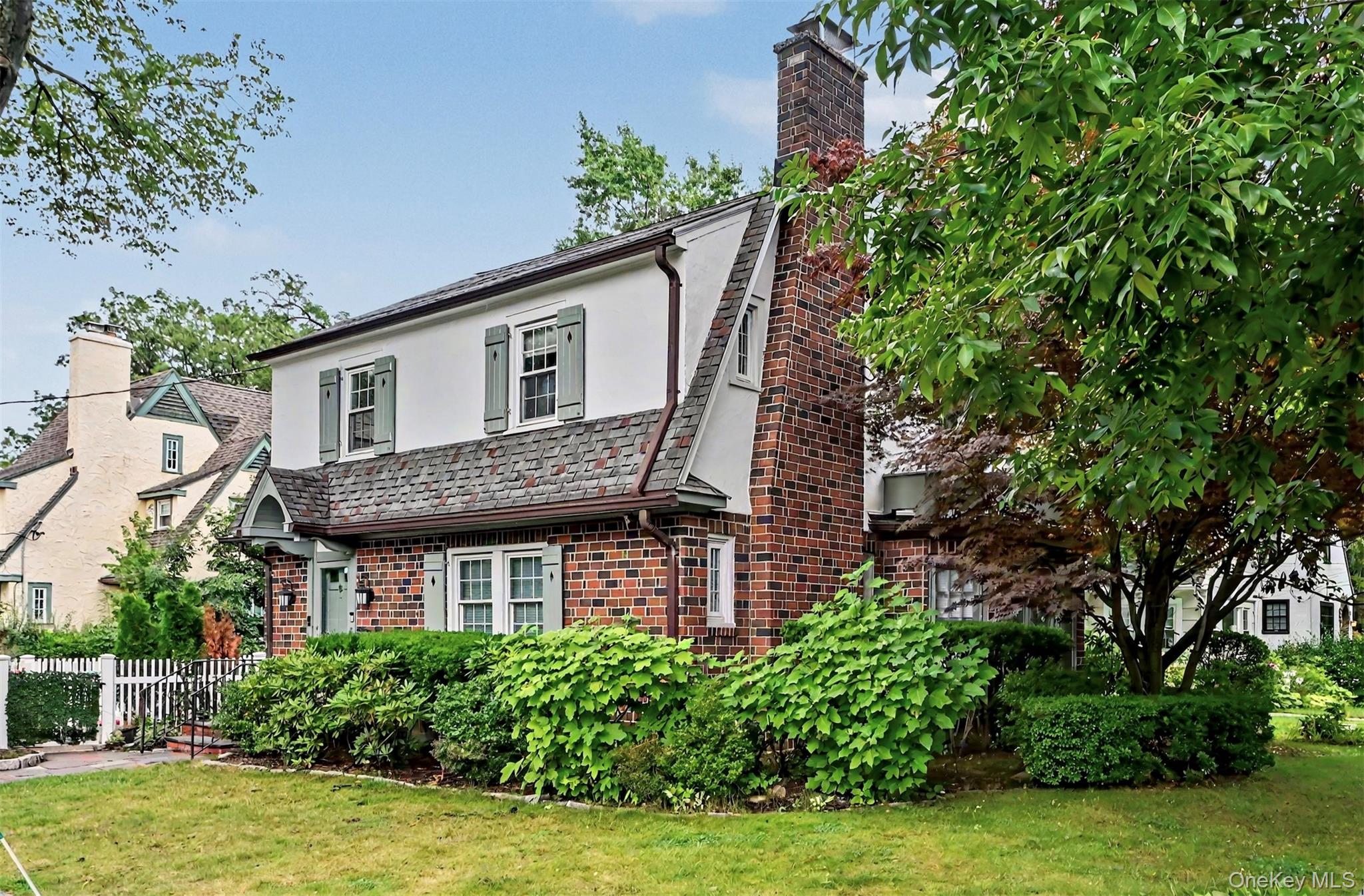 25 Vanderburgh Avenue Property Photo 1