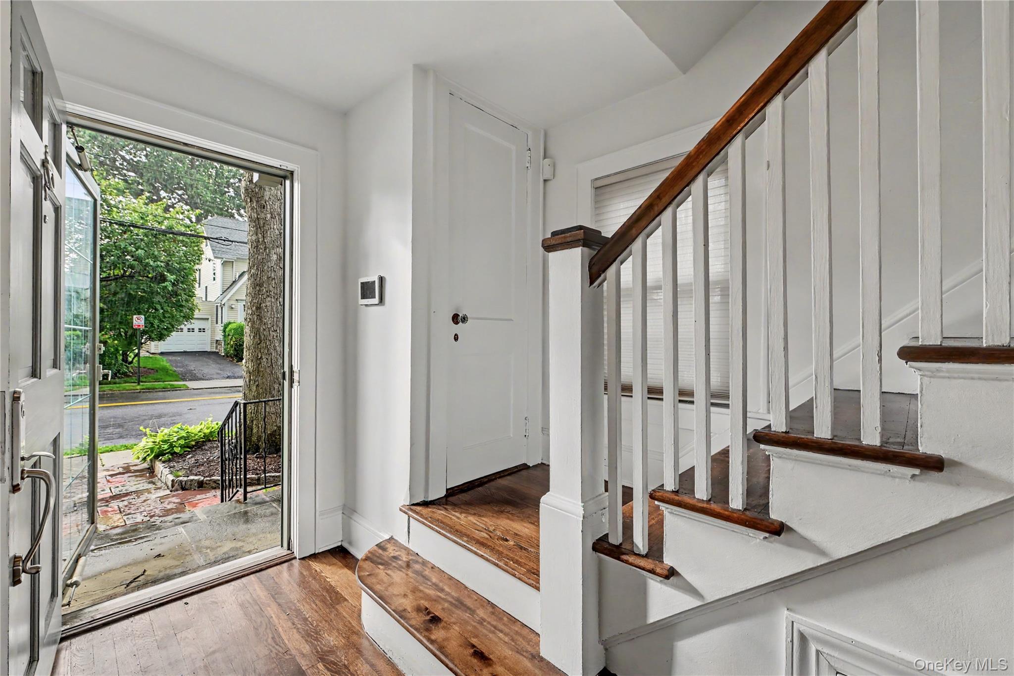 25 Vanderburgh Avenue Property Photo 2