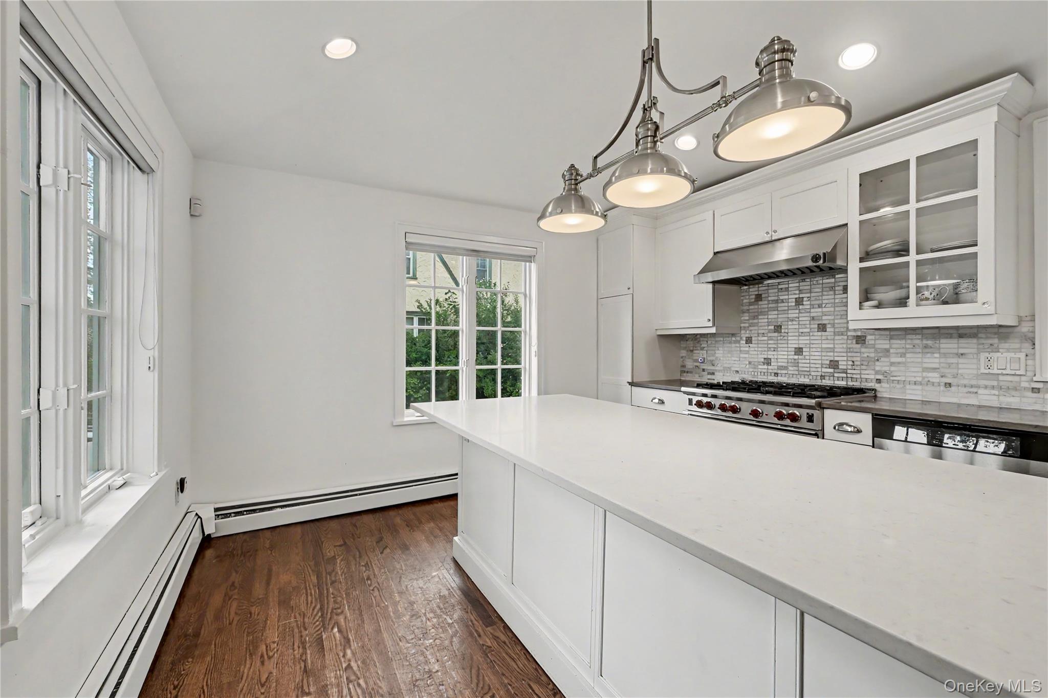 25 Vanderburgh Avenue Property Photo 12