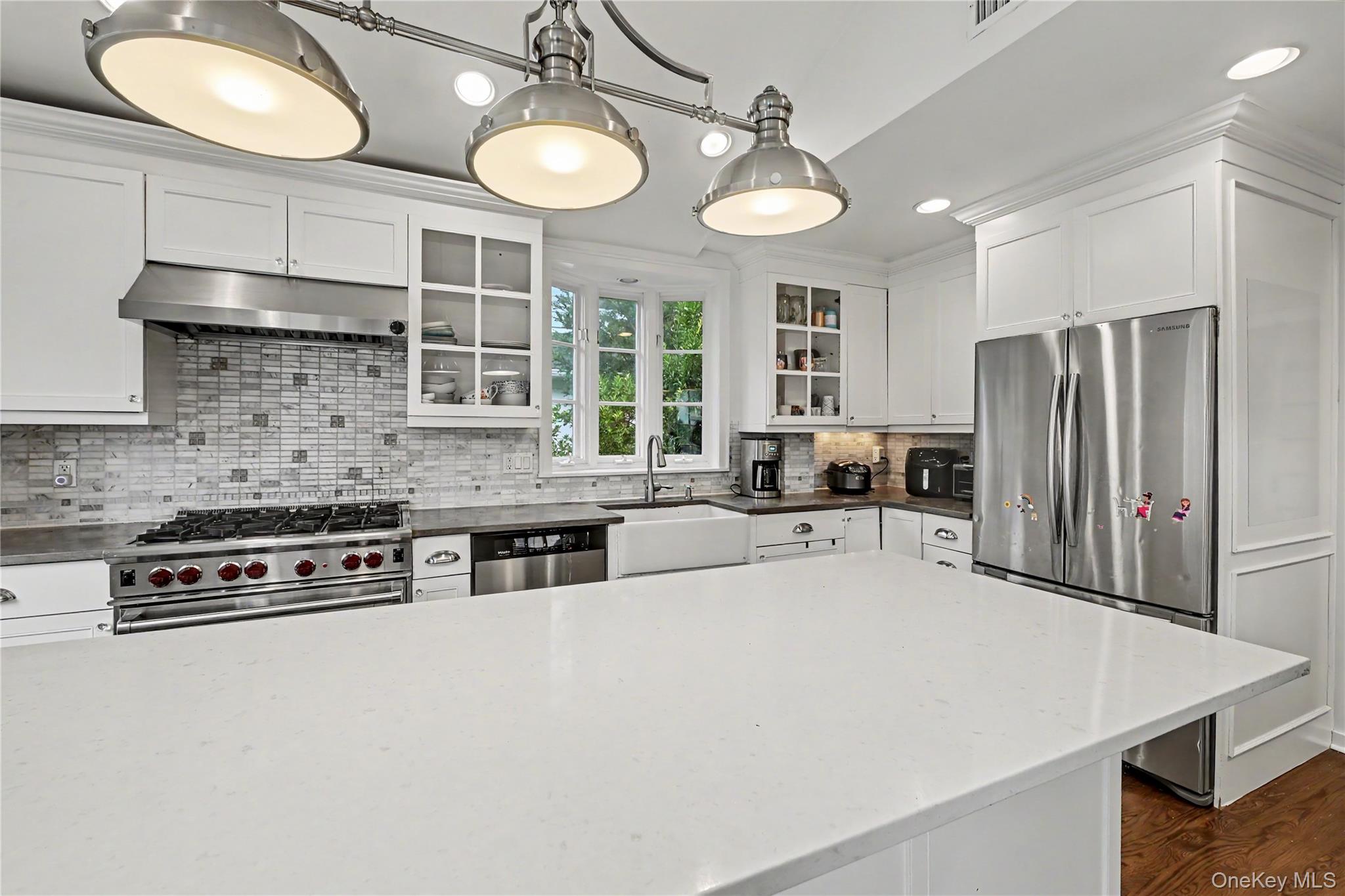 25 Vanderburgh Avenue Property Photo 13