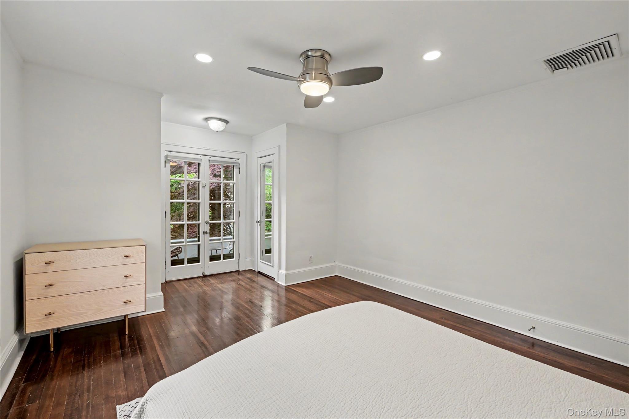25 Vanderburgh Avenue Property Photo 22