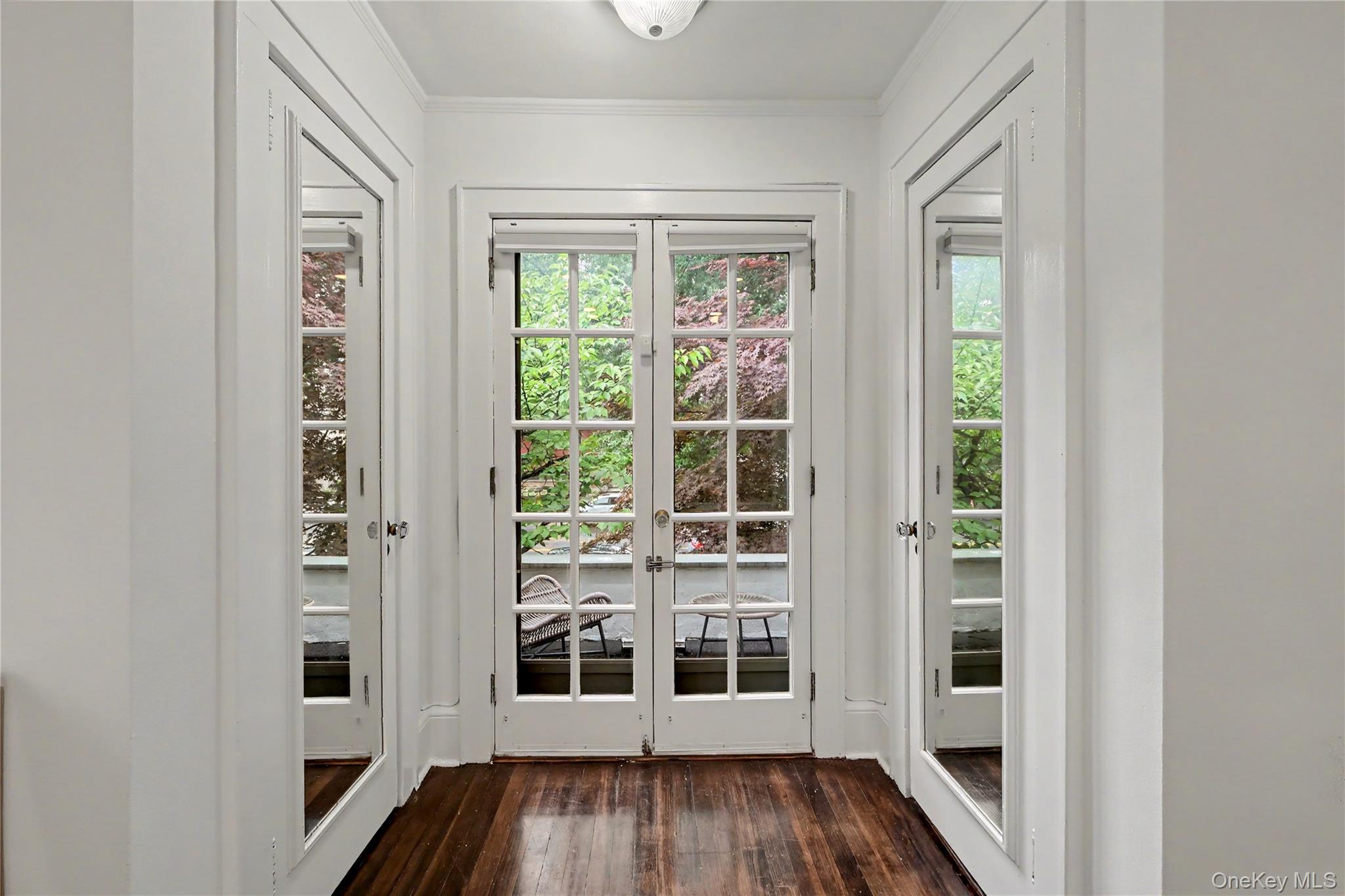 25 Vanderburgh Avenue Property Photo 24