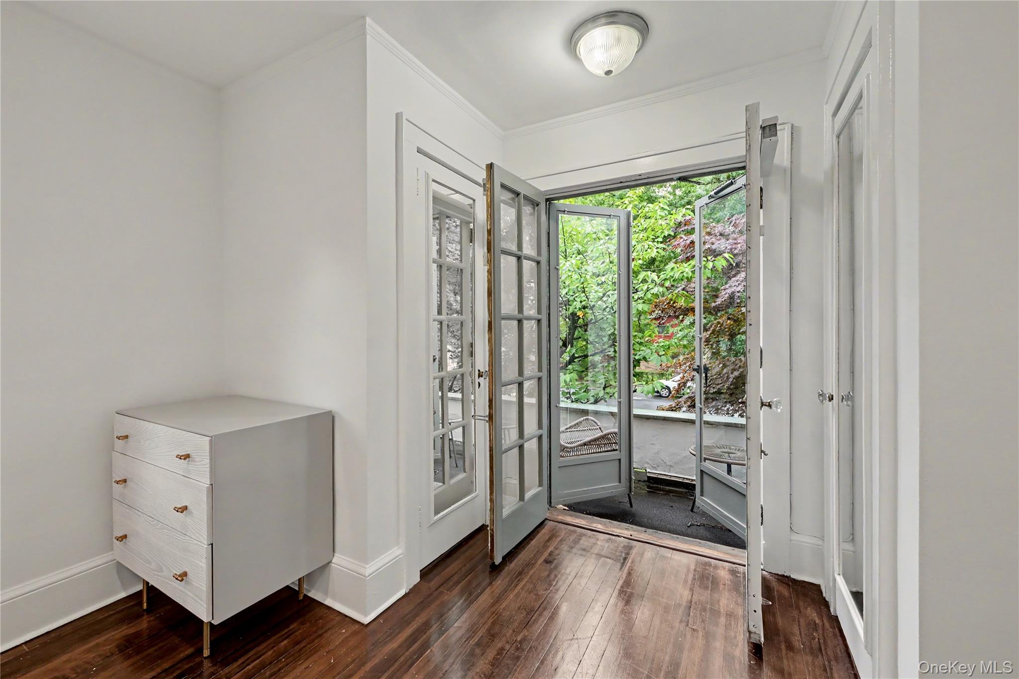 25 Vanderburgh Avenue Property Photo 26