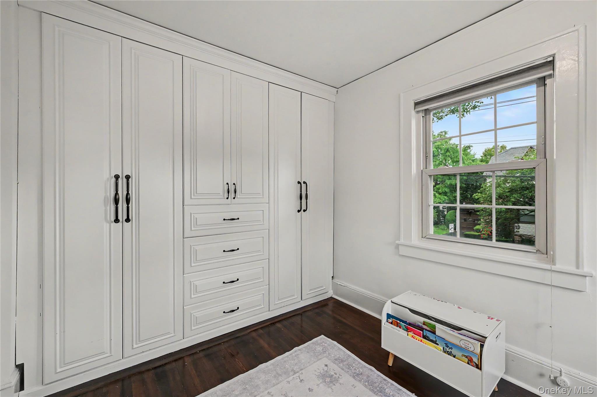 25 Vanderburgh Avenue Property Photo 33