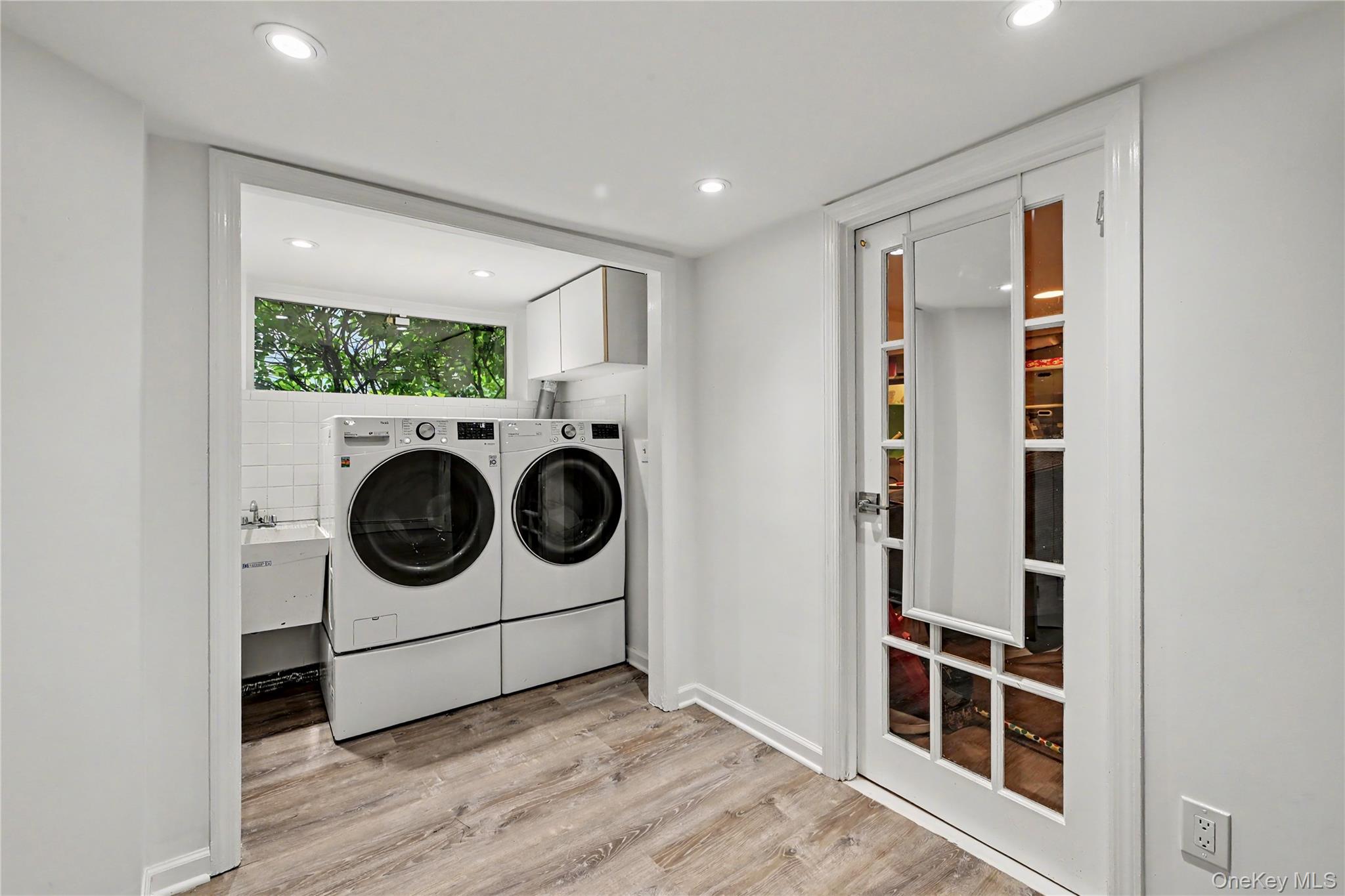 25 Vanderburgh Avenue Property Photo 44