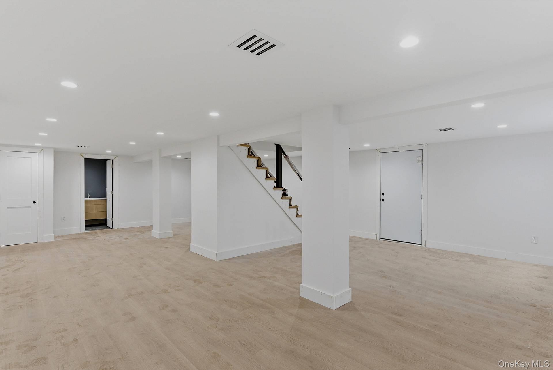 7 Mortimer Street Property Photo 11