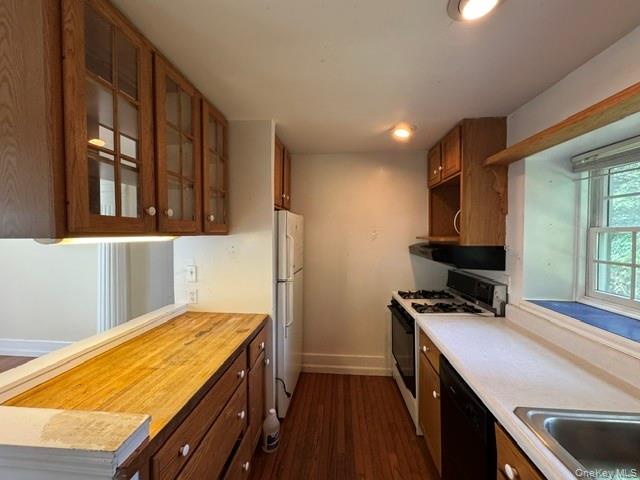 74 S Airmont Road Property Photo 16