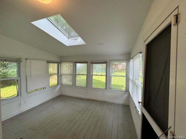 74 S Airmont Road Property Photo 18