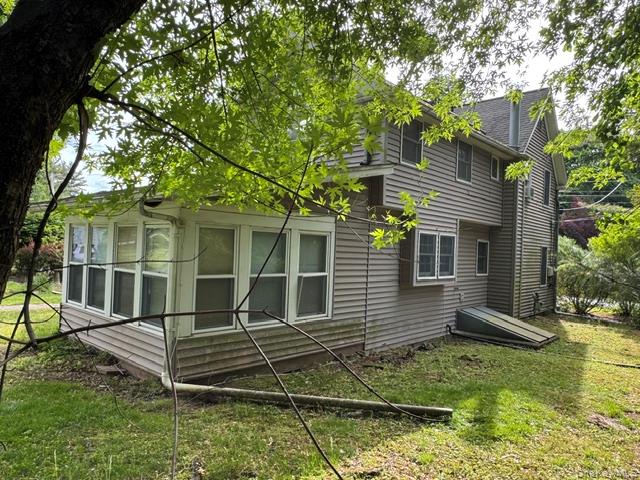74 S Airmont Road Property Photo 29