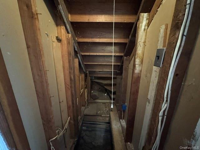 74 S Airmont Road Property Photo 31