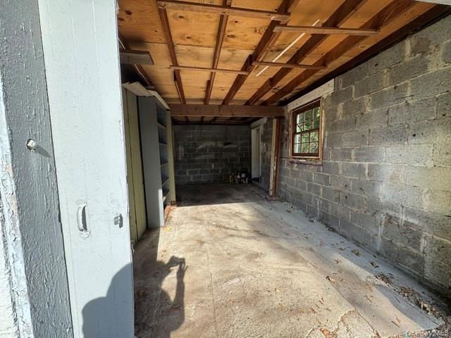 74 S Airmont Road Property Photo 38
