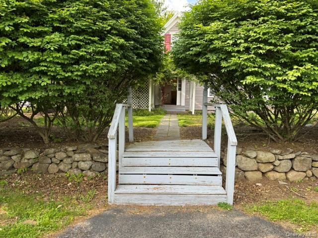 74 S Airmont Road Property Photo 42