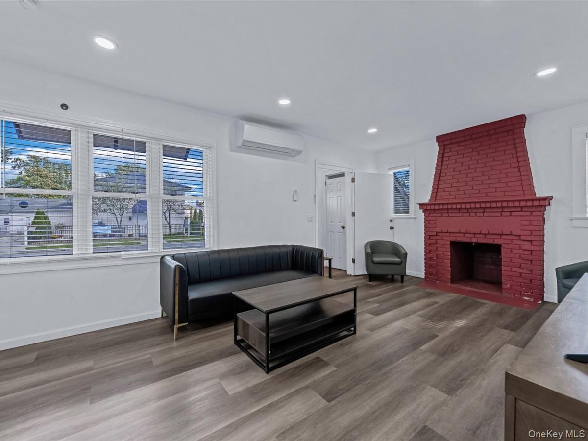 21 James Ll Burrell Avenue Property Photo 2