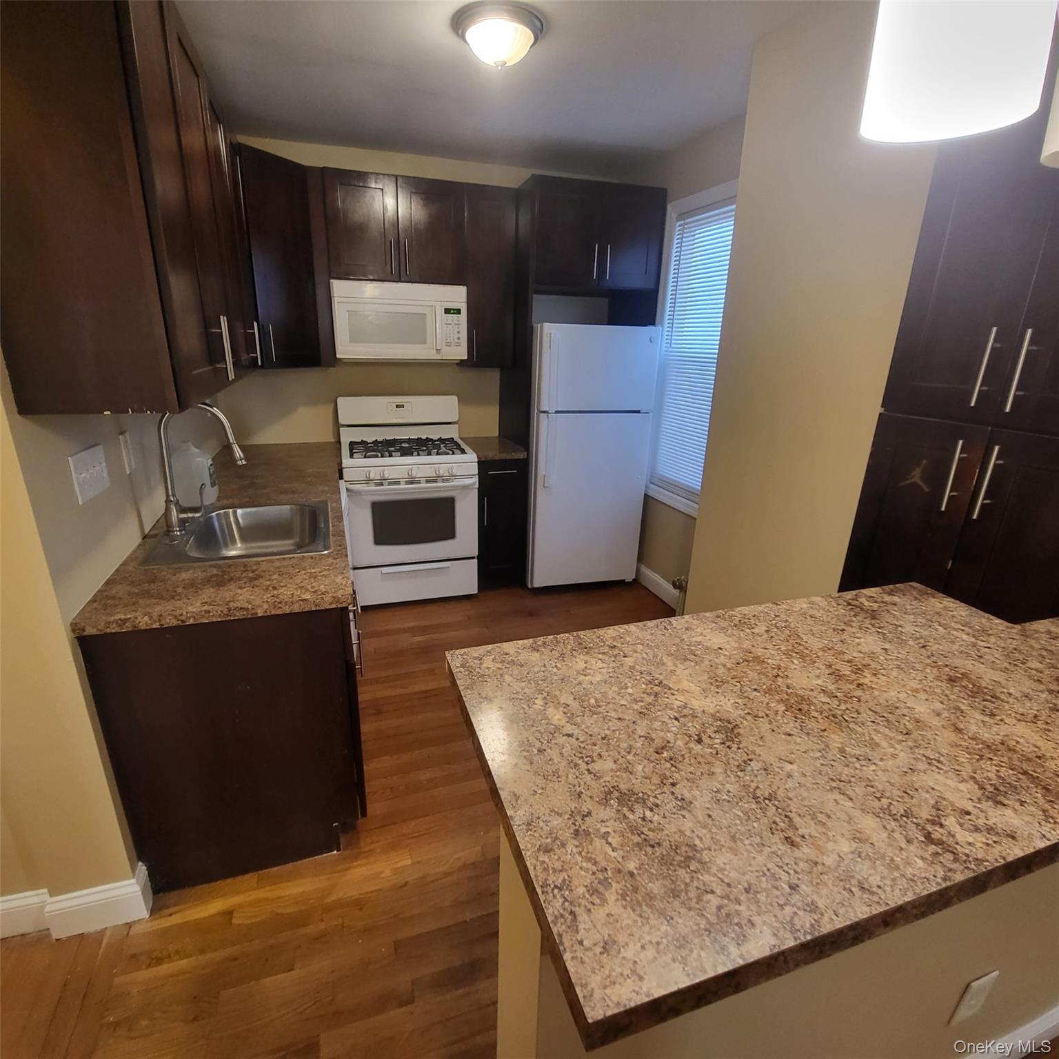 607 S 5th Avenue 2nd Flr Duplex Property Photo 2