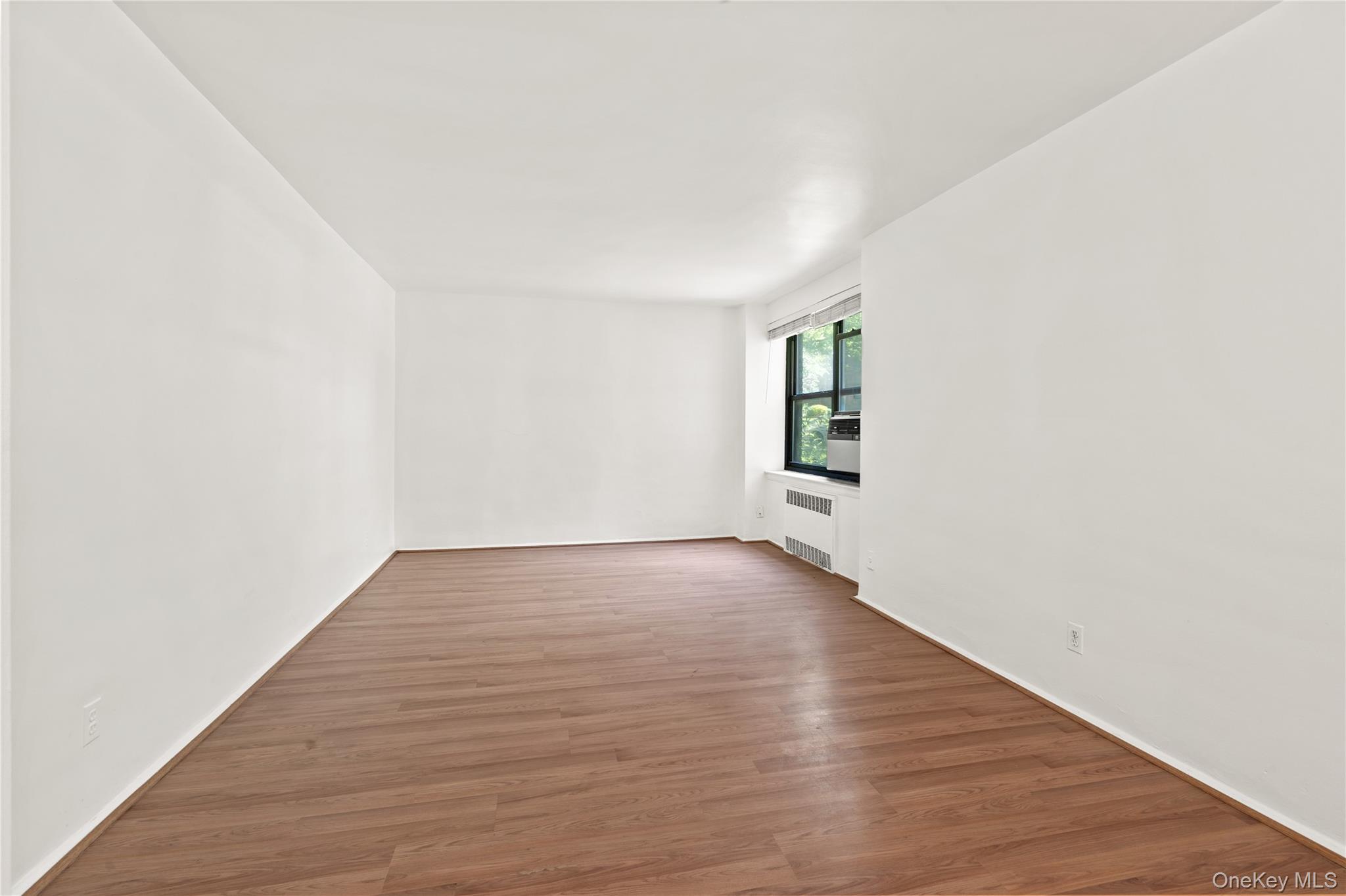 13915 28th Road 1g Property Photo 2