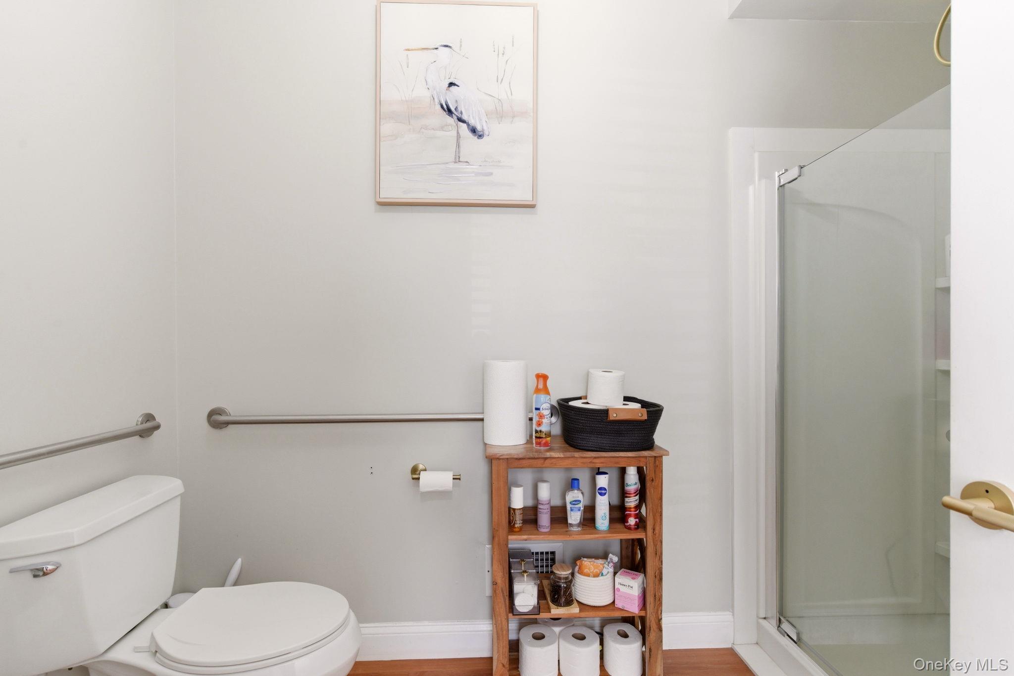 569 Middle Road Property Photo 15