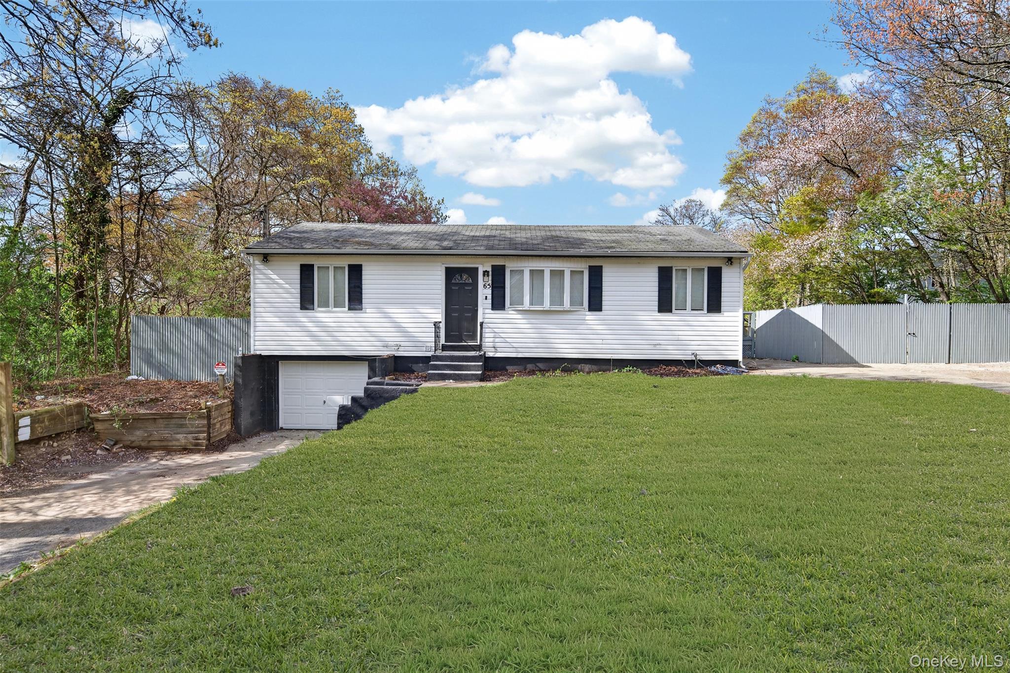 65 Maple Lane Property Photo 1