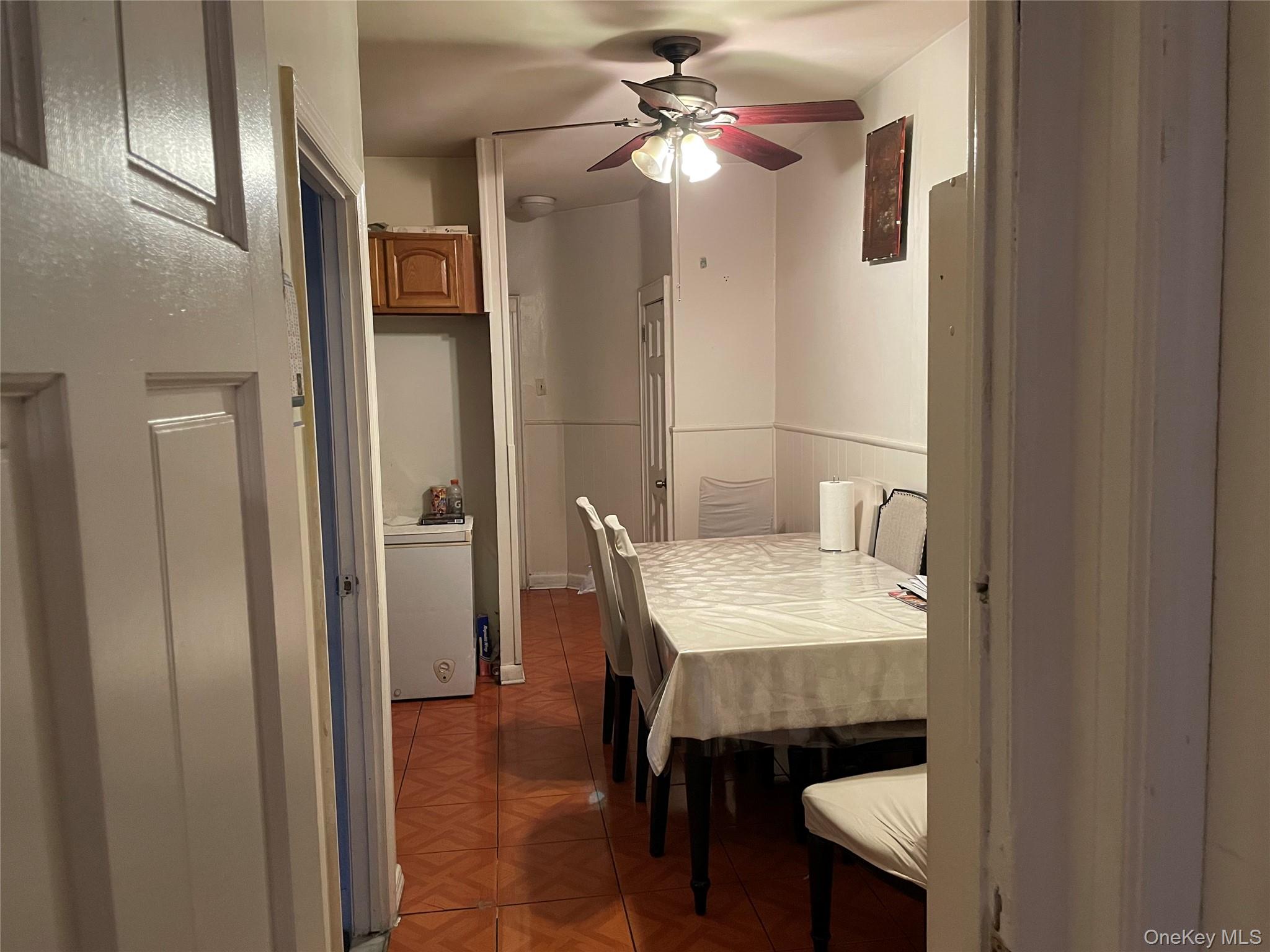 2464 Crescent Street Property Photo 8
