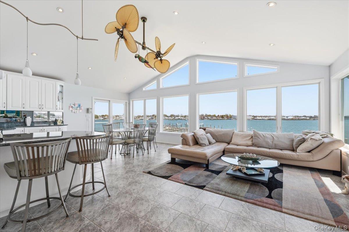 2959 Shore Drive Property Photo 5