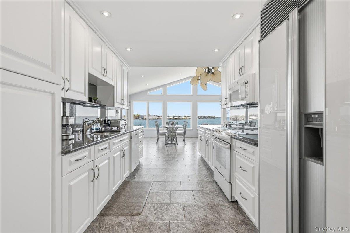 2959 Shore Drive Property Photo 10