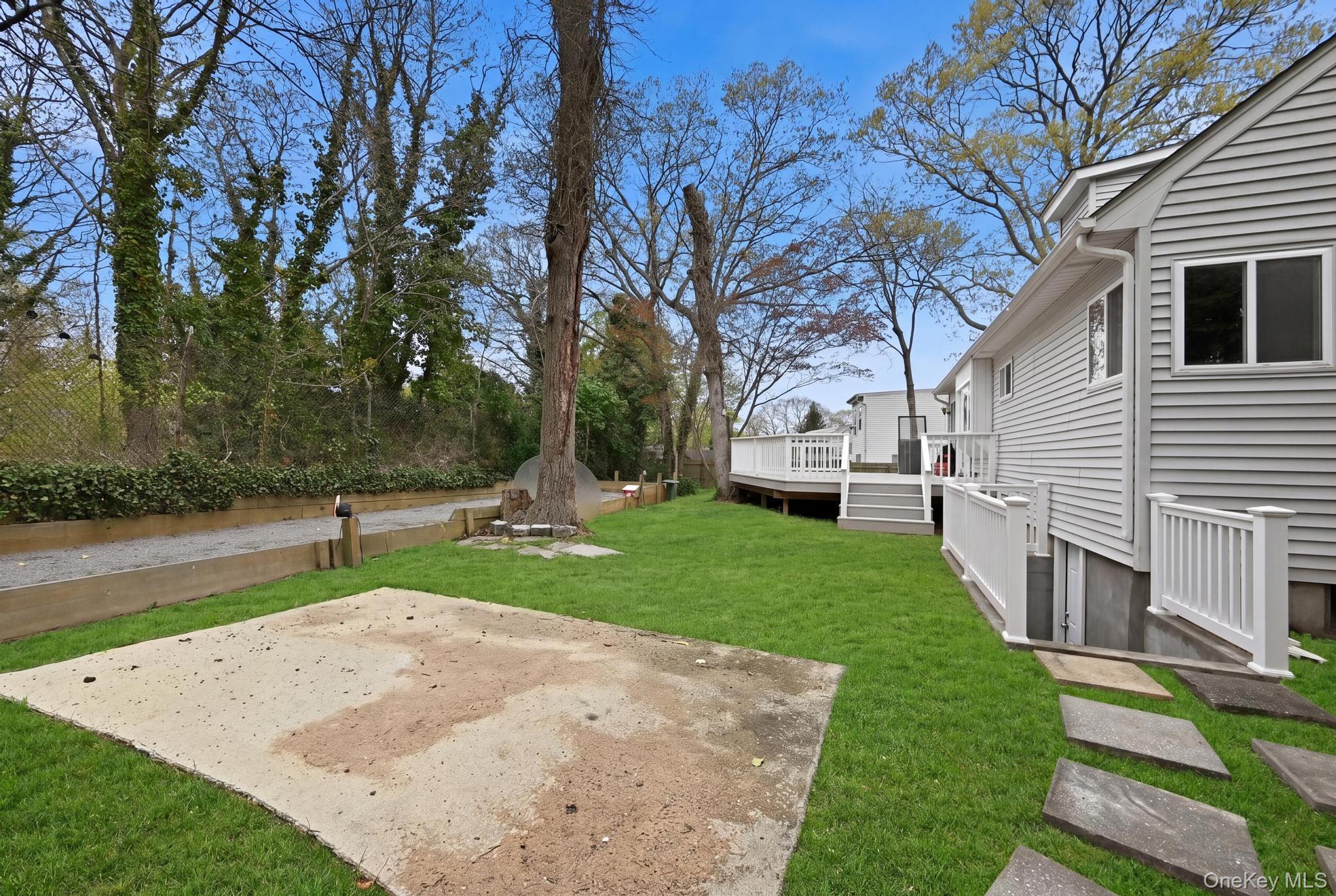 72 Seminole Street Property Photo 4