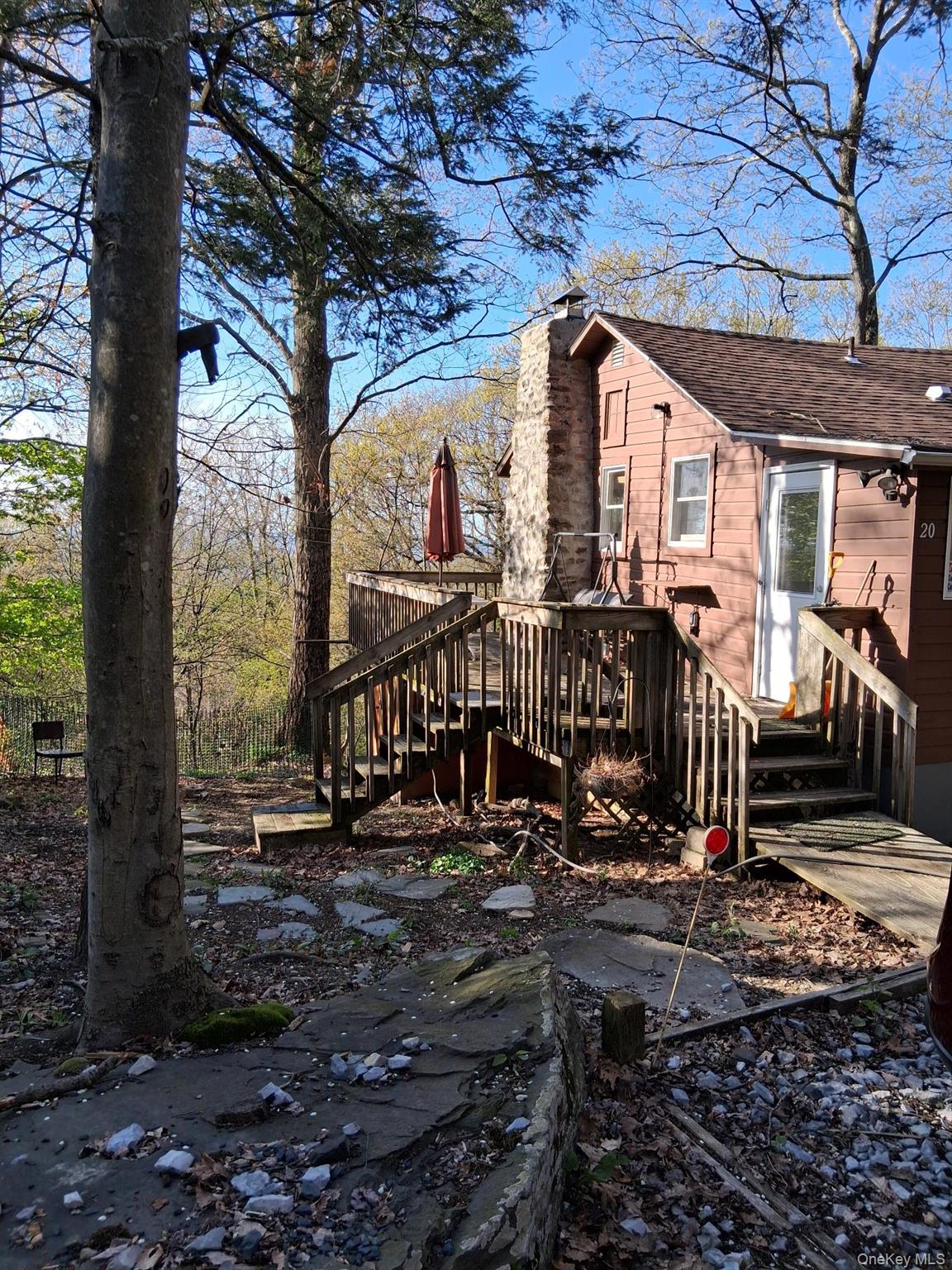 20 N Oakwood Trail Property Photo 2
